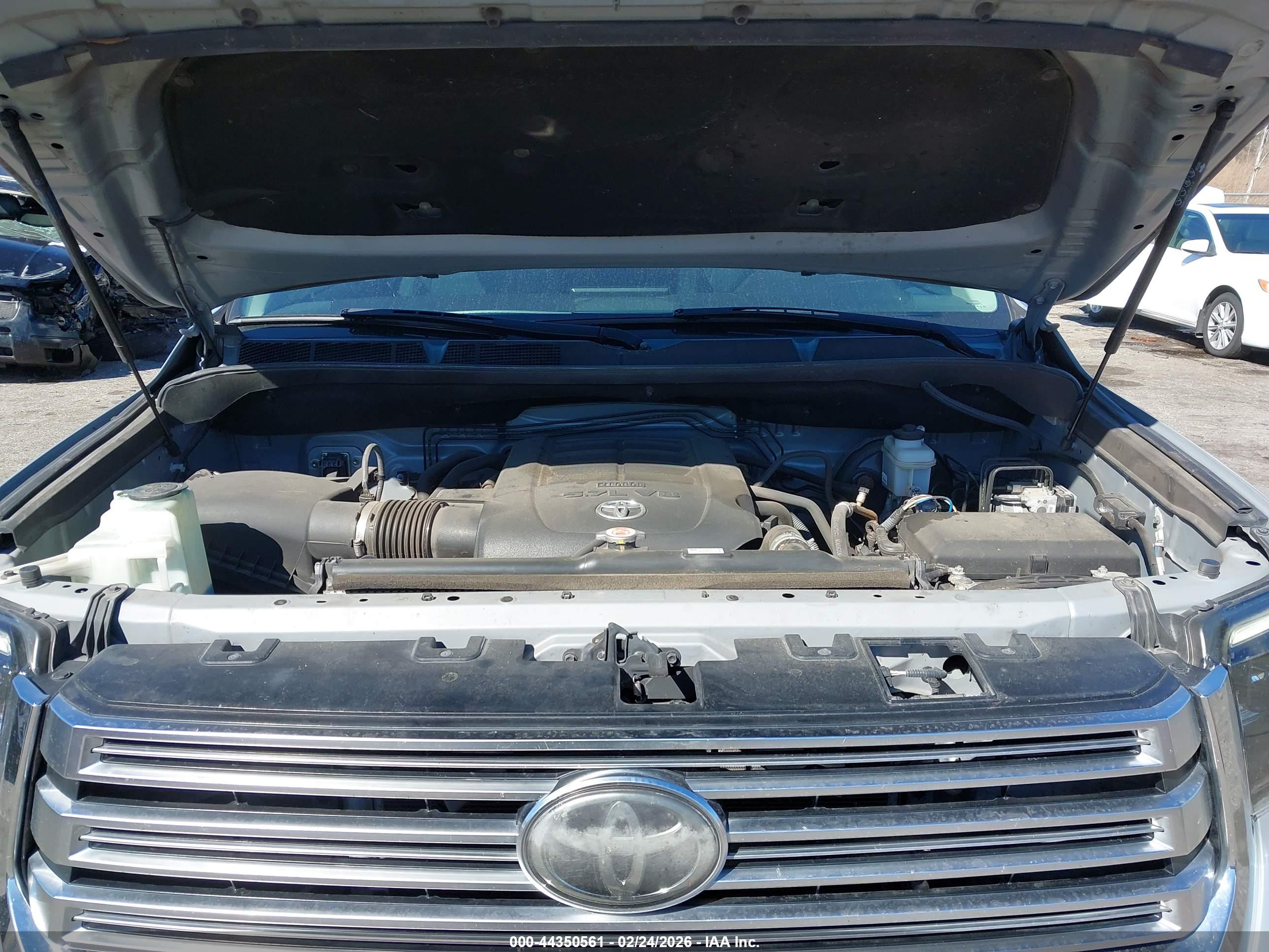 TOYOTA TUNDRA image 10