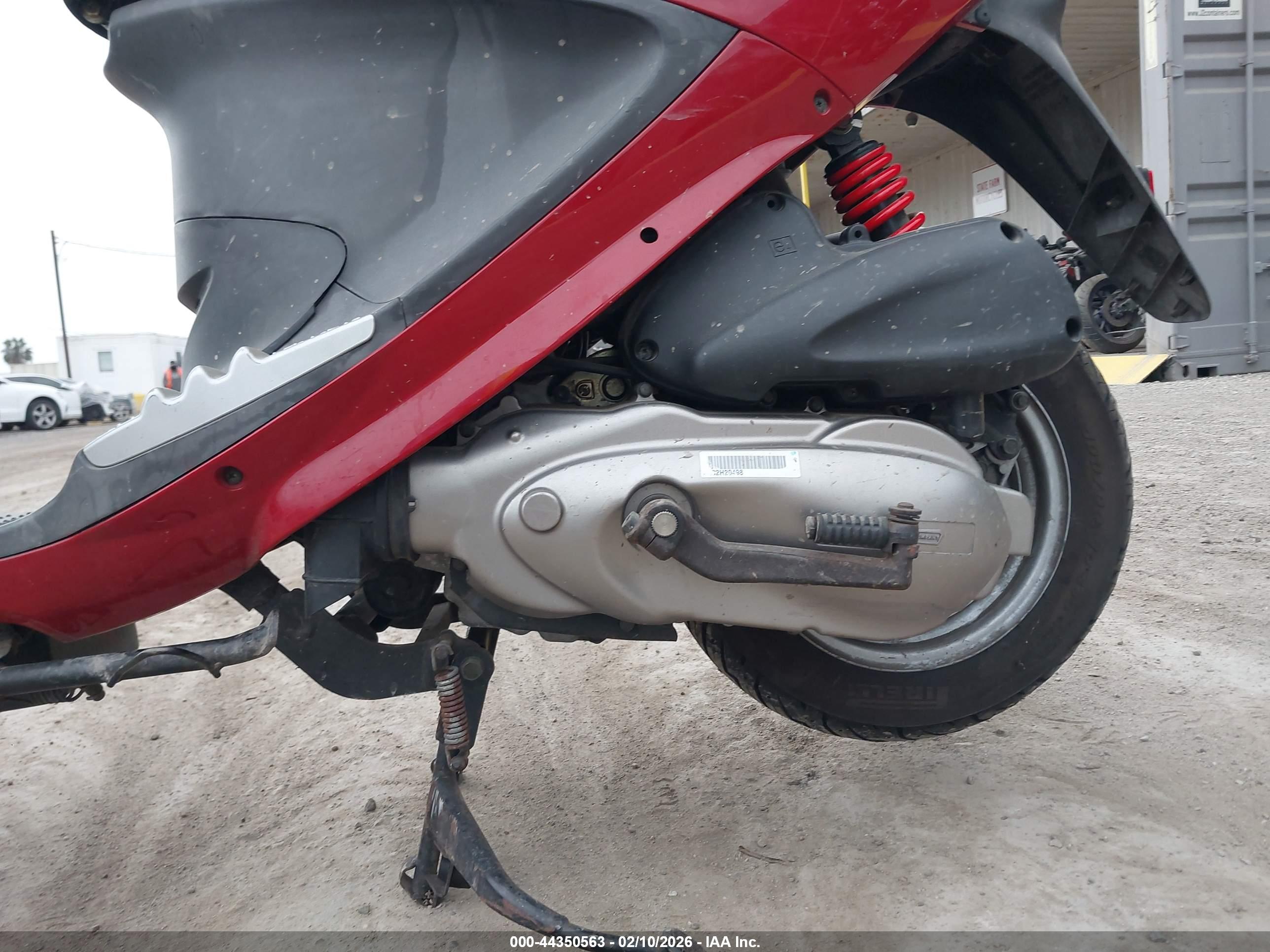 GENUINE SCOOTER image 9