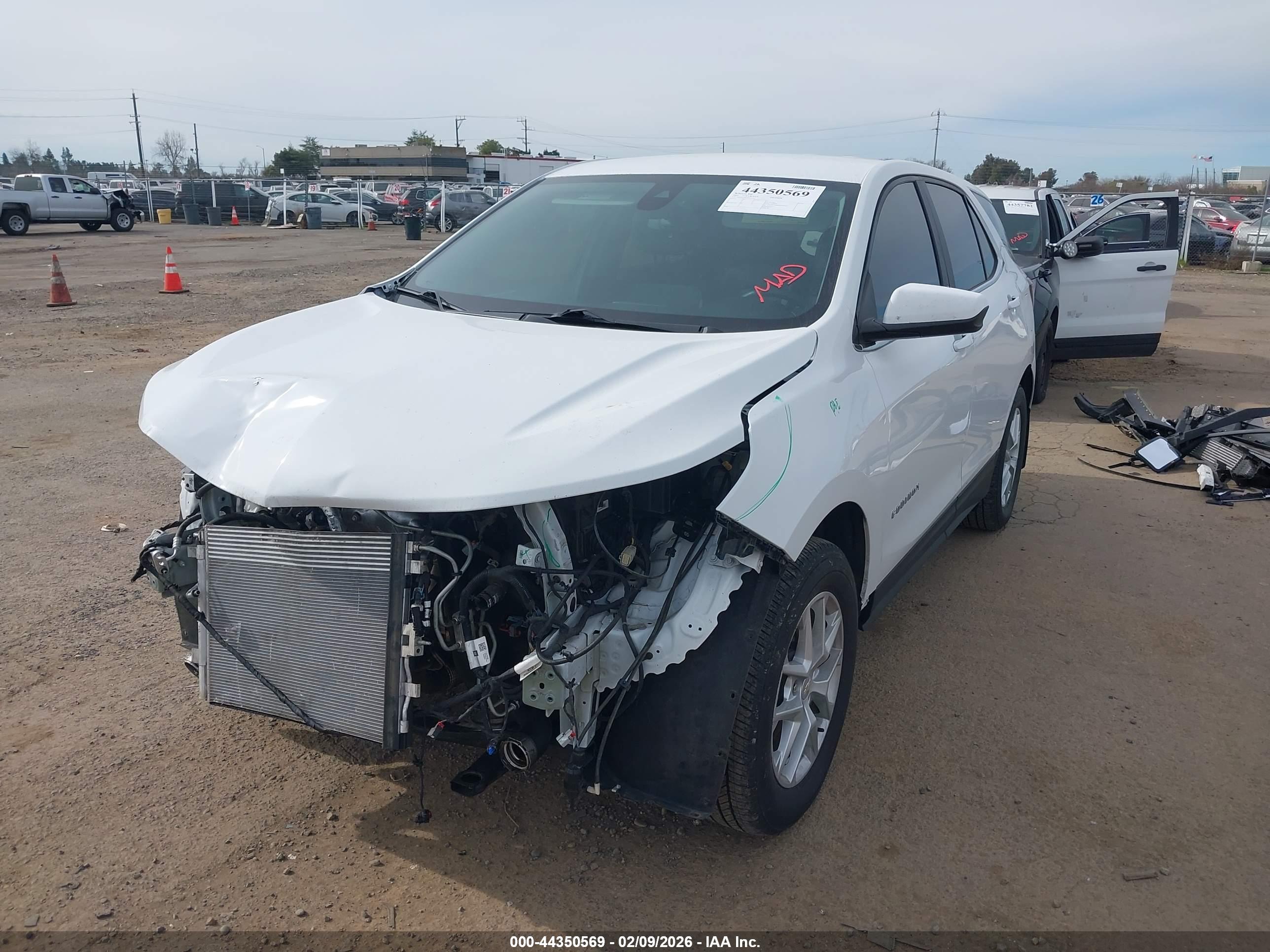 CHEVROLET EQUINOX image 2