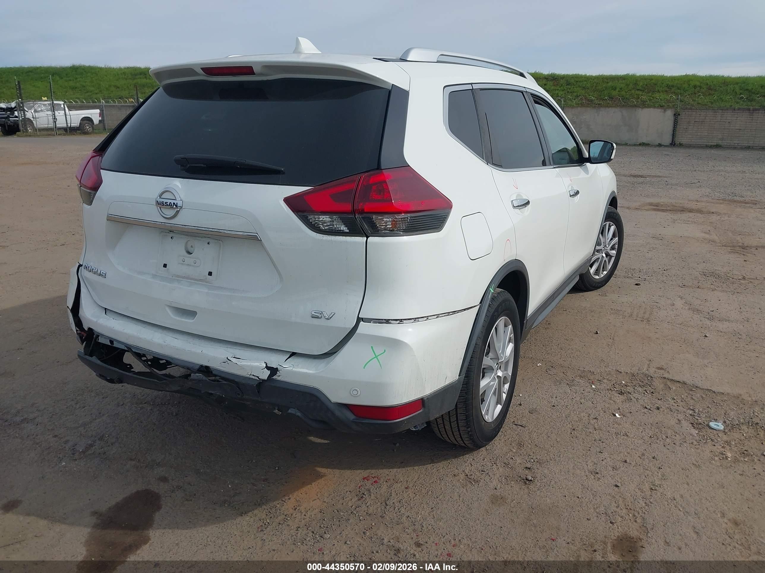 NISSAN ROGUE image 4