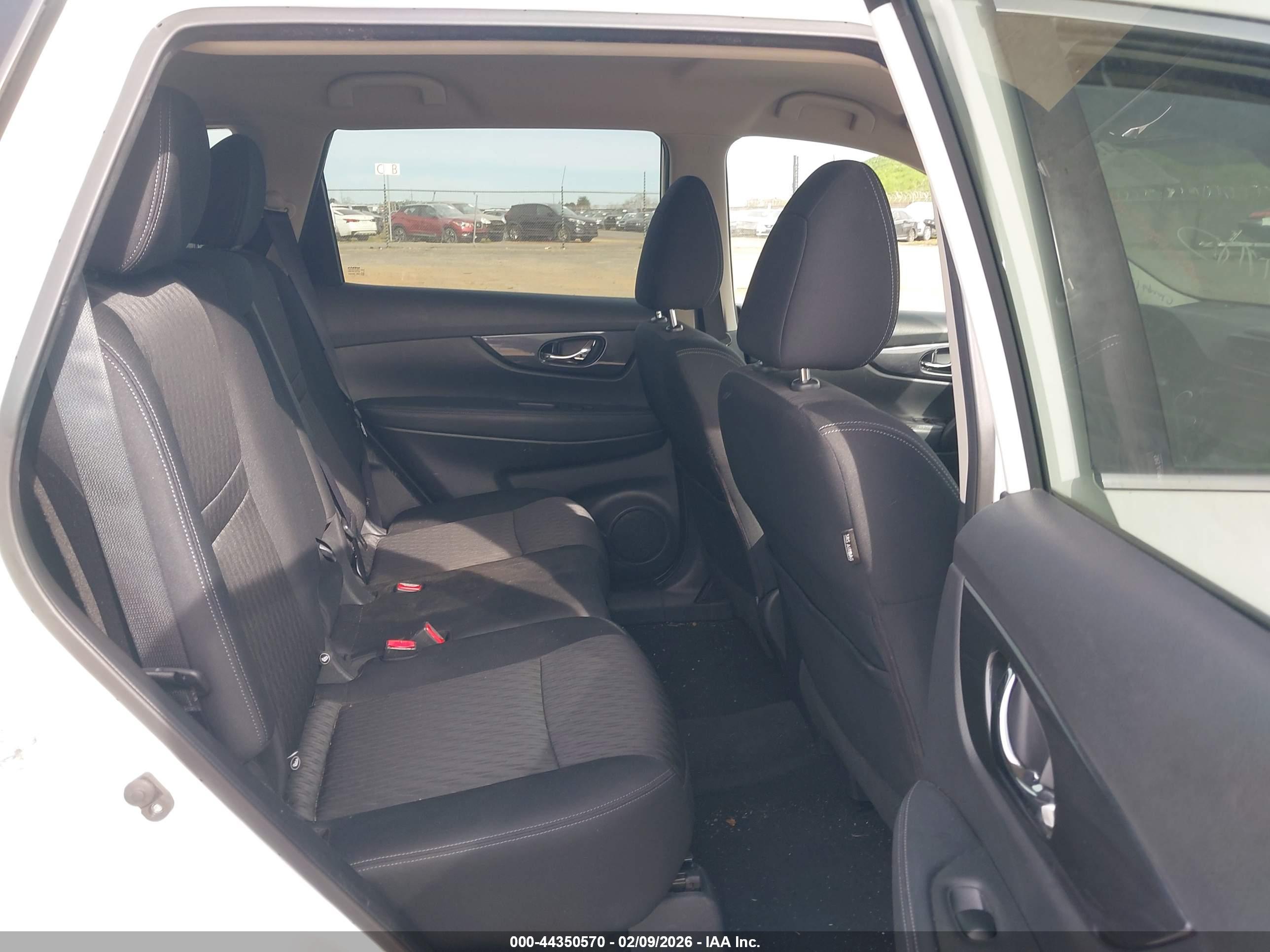 NISSAN ROGUE image 8