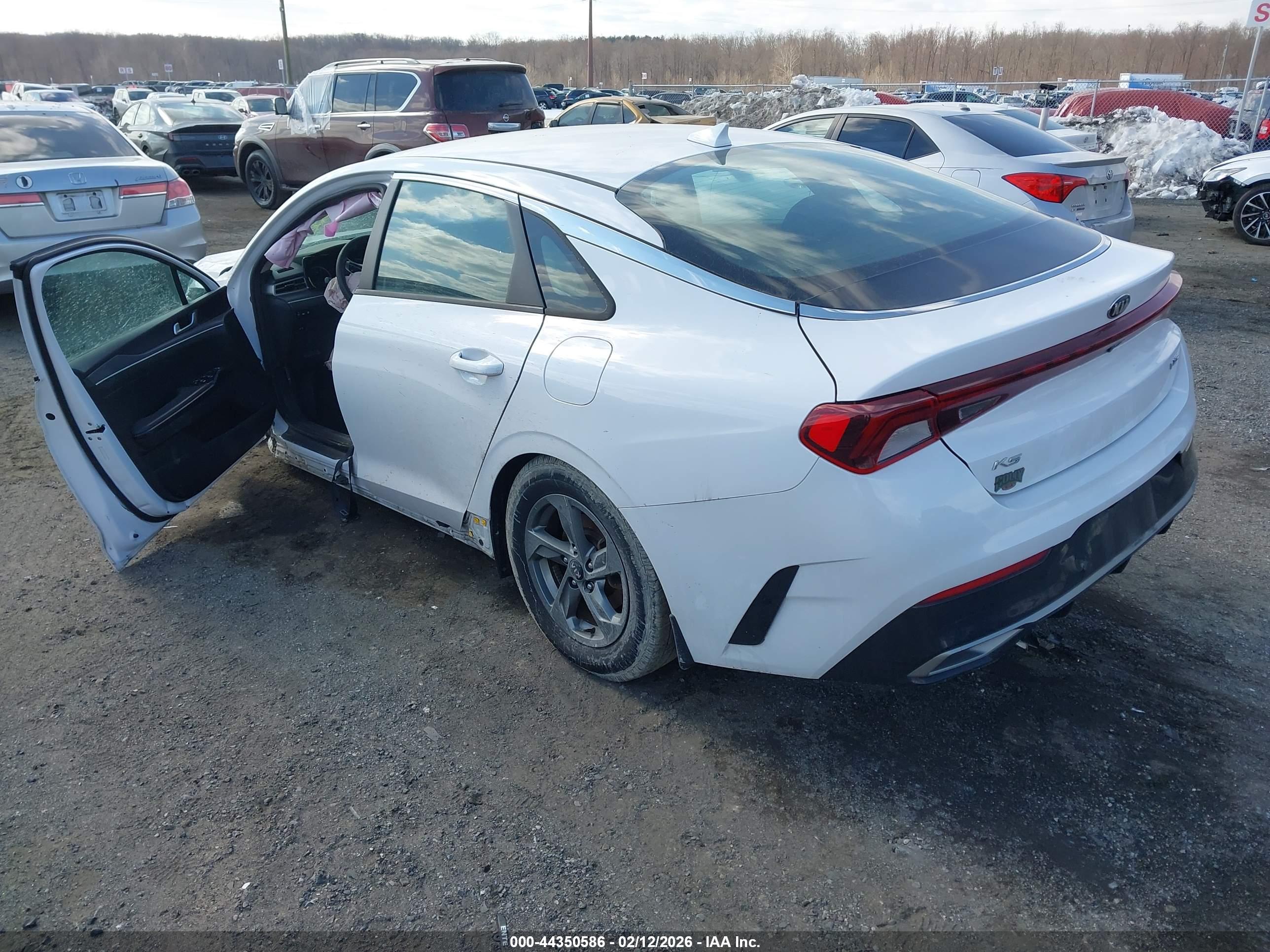 KIA K5 image 3