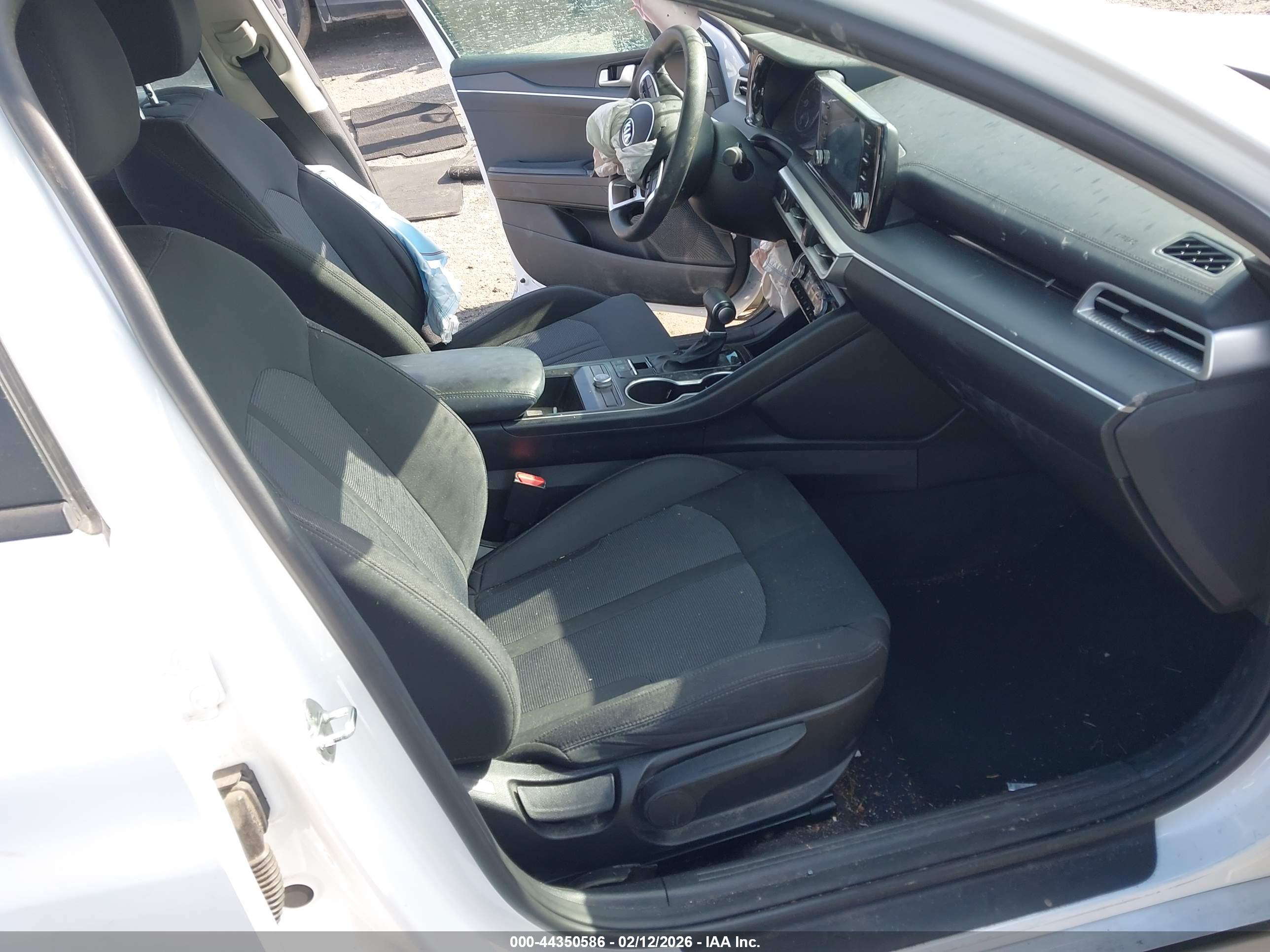 KIA K5 image 5