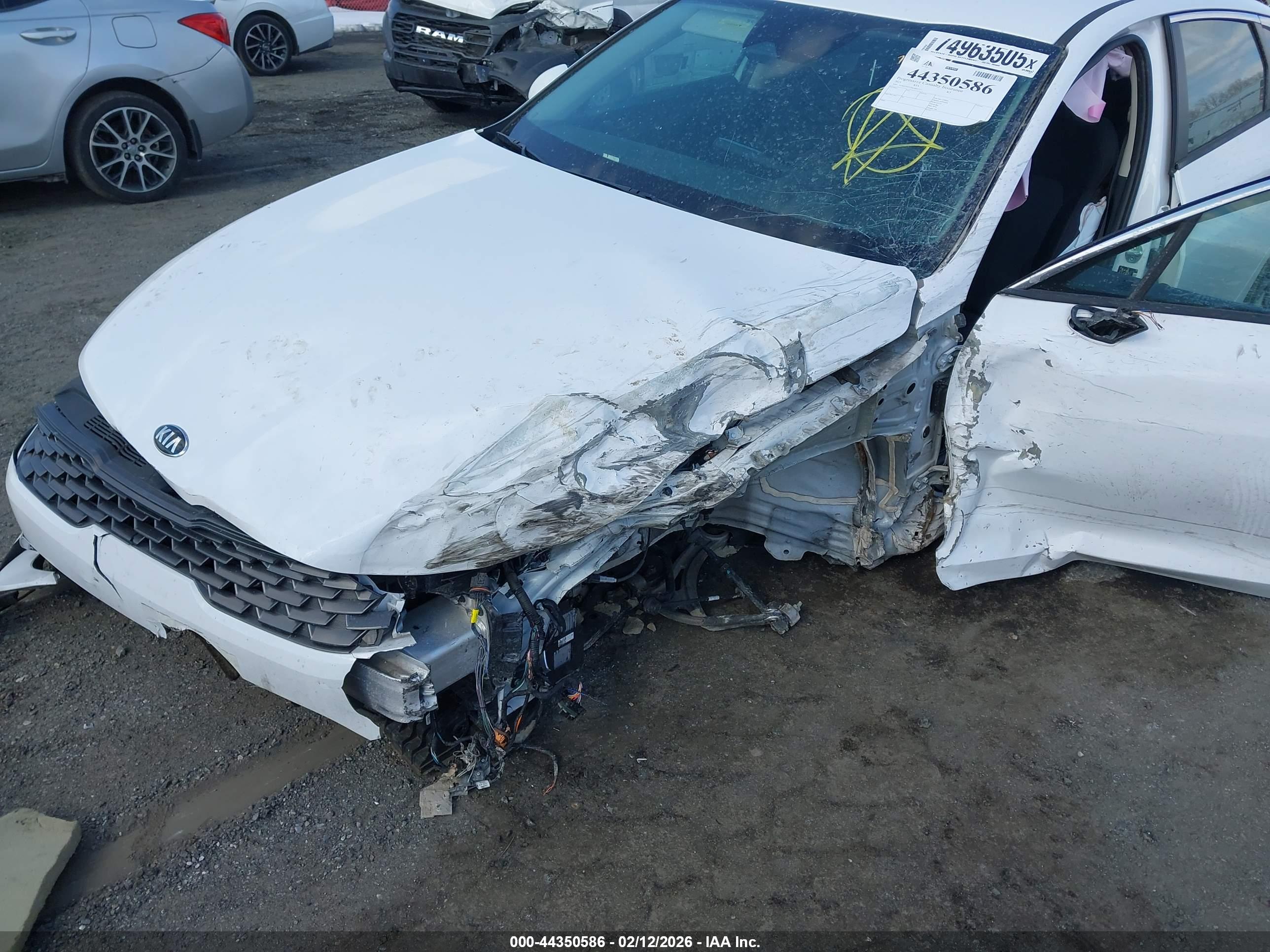 KIA K5 image 6