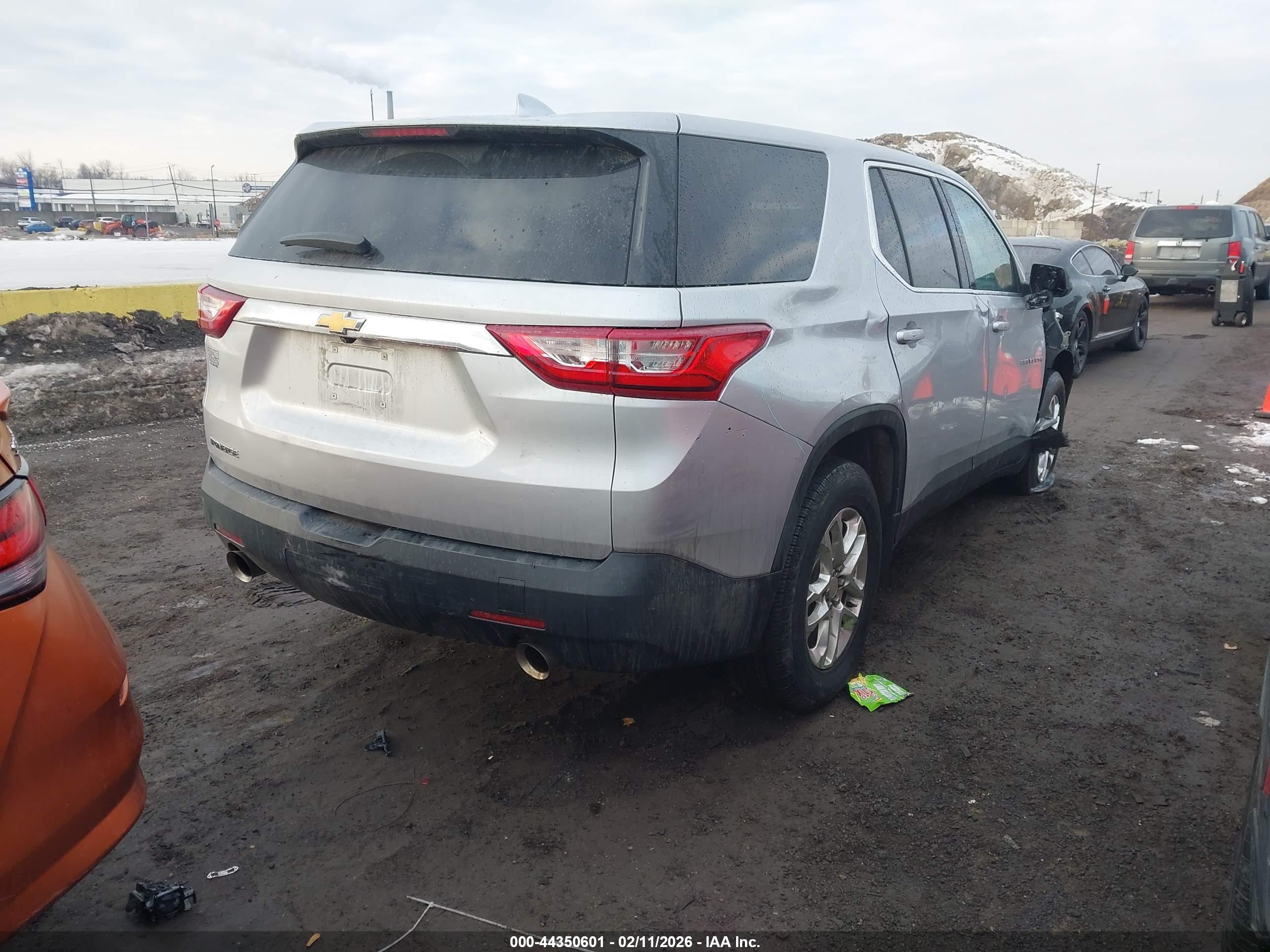 CHEVROLET TRAVERSE image 4