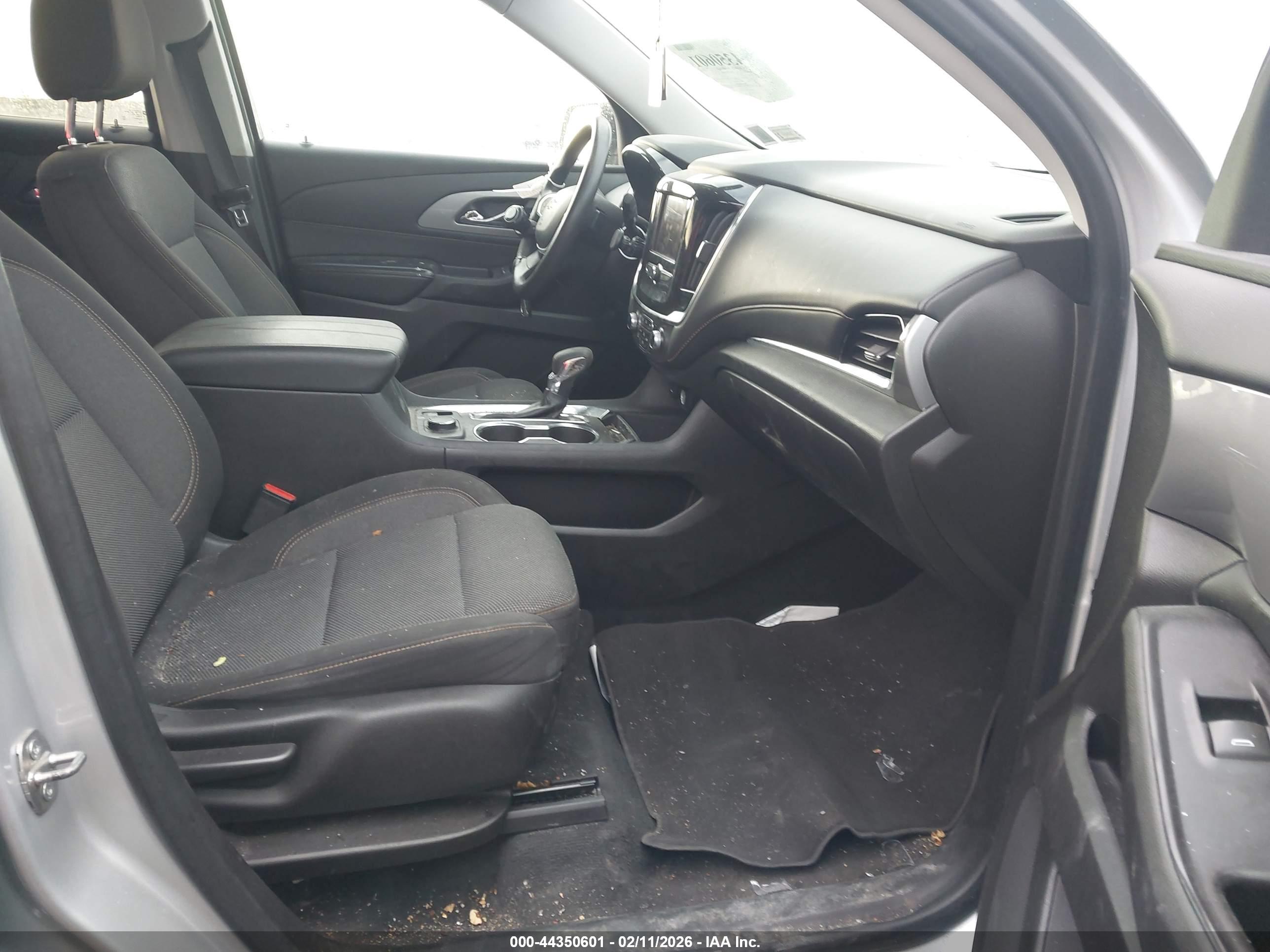 CHEVROLET TRAVERSE image 5