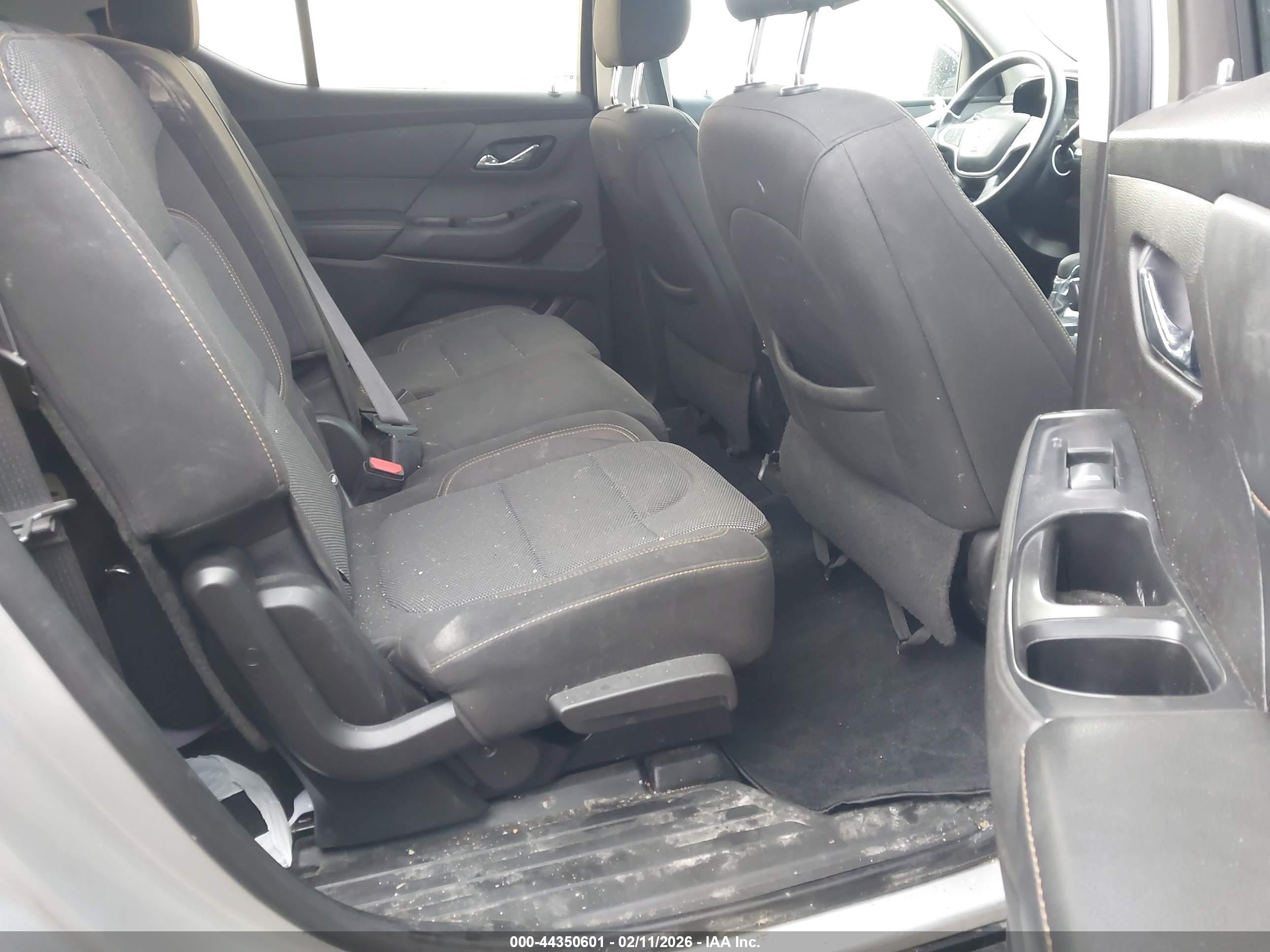 CHEVROLET TRAVERSE image 8