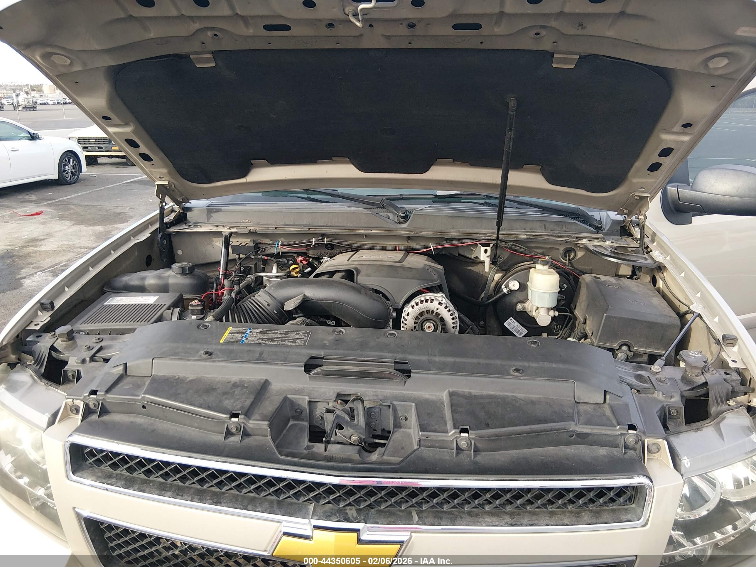 CHEVROLET TAHOE image 10
