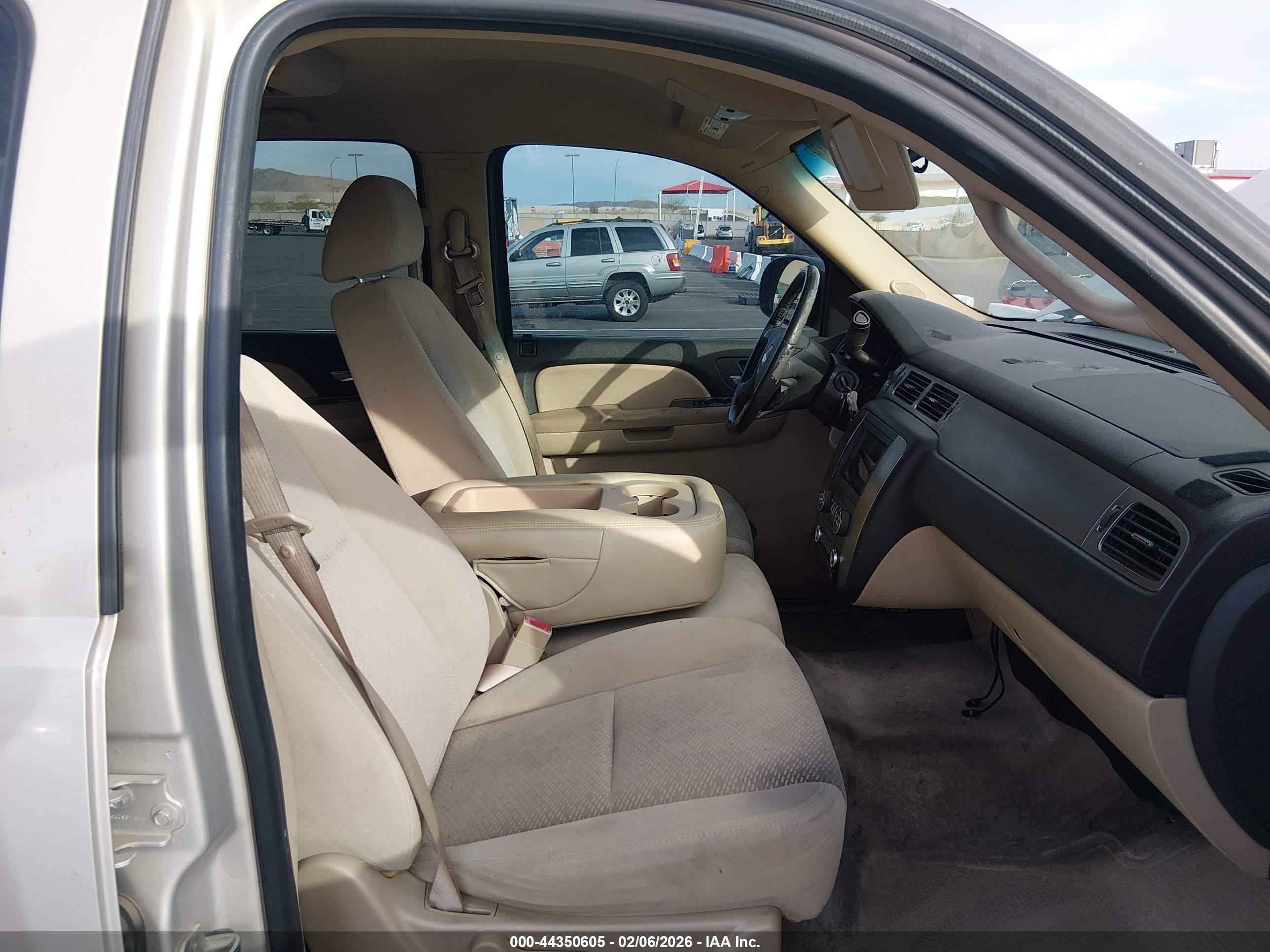 CHEVROLET TAHOE image 5