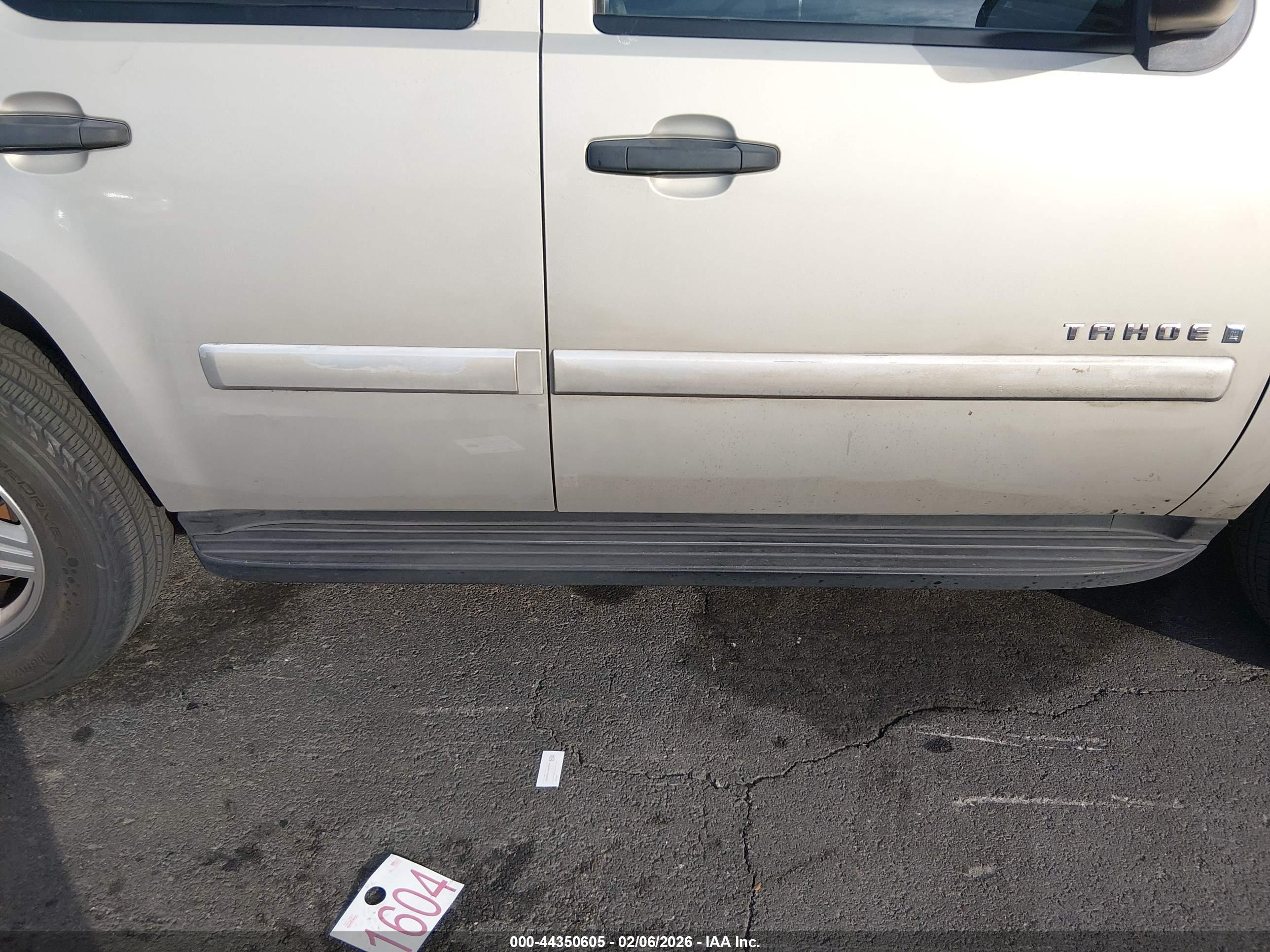 CHEVROLET TAHOE image 6