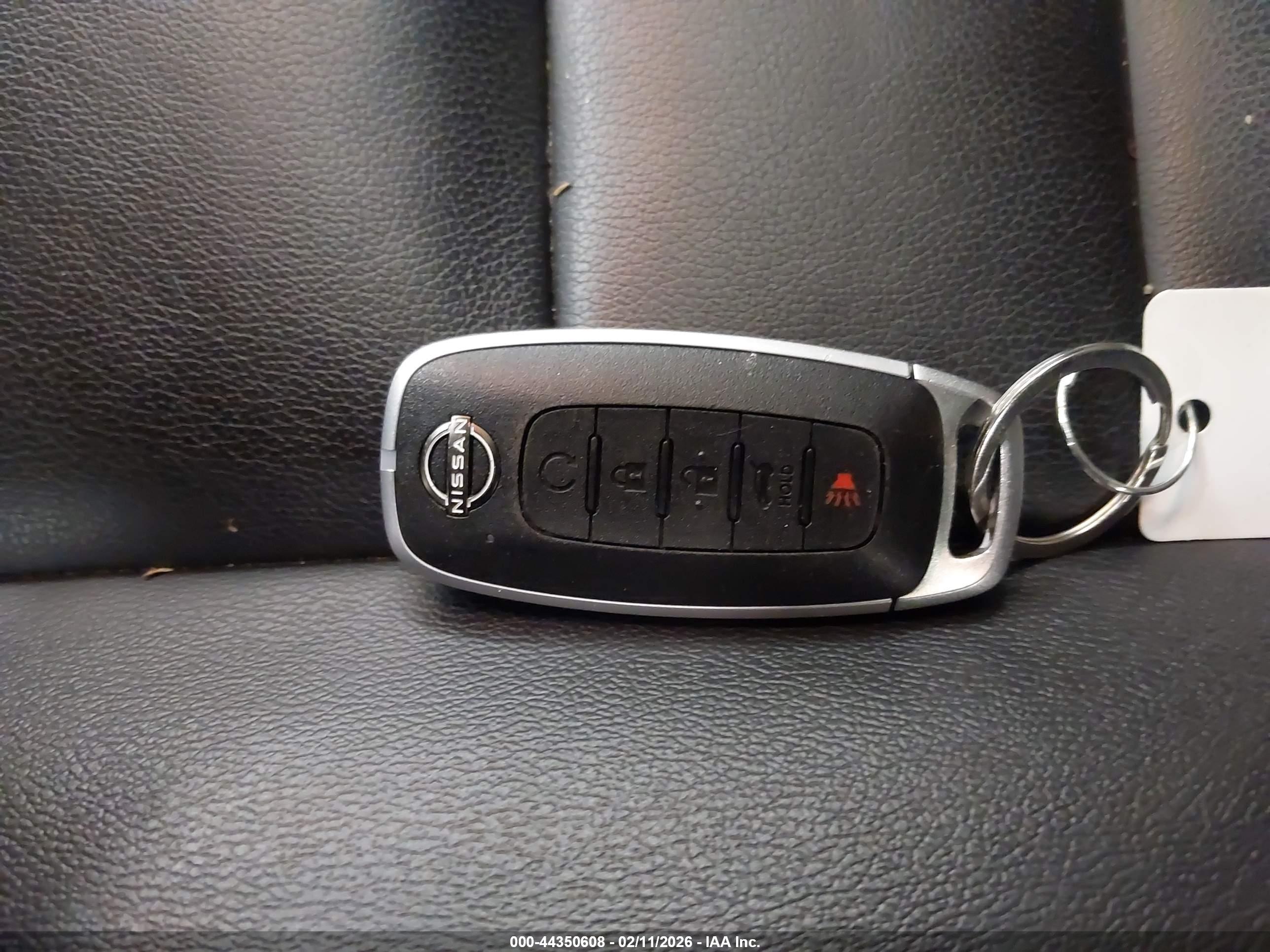 NISSAN ROGUE image 11