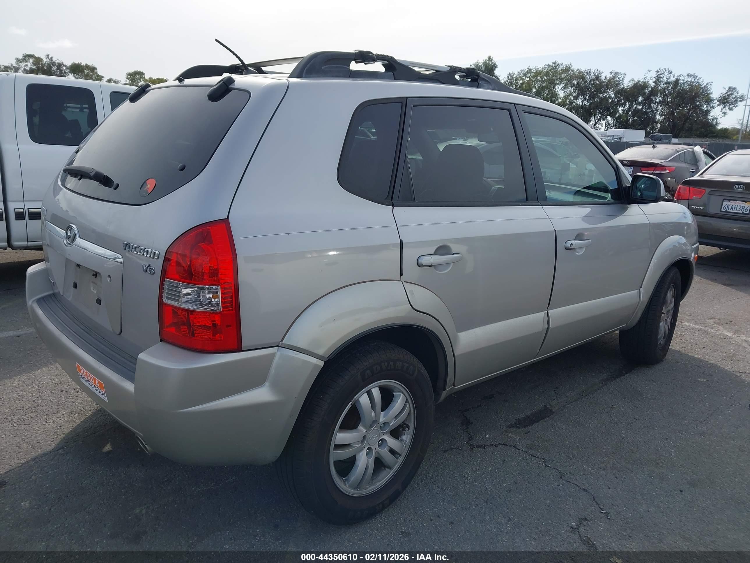 HYUNDAI TUCSON image 4