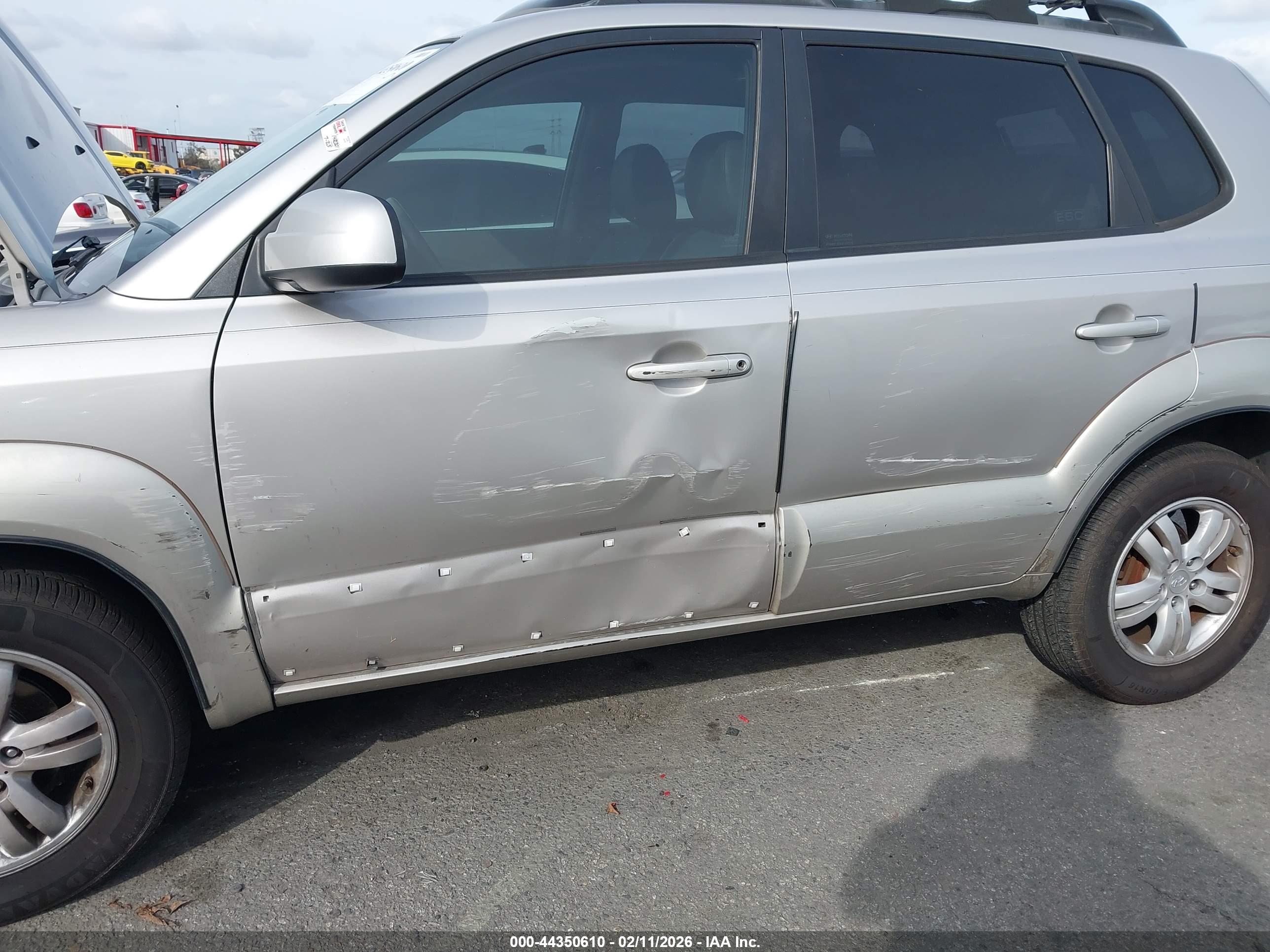 HYUNDAI TUCSON image 6