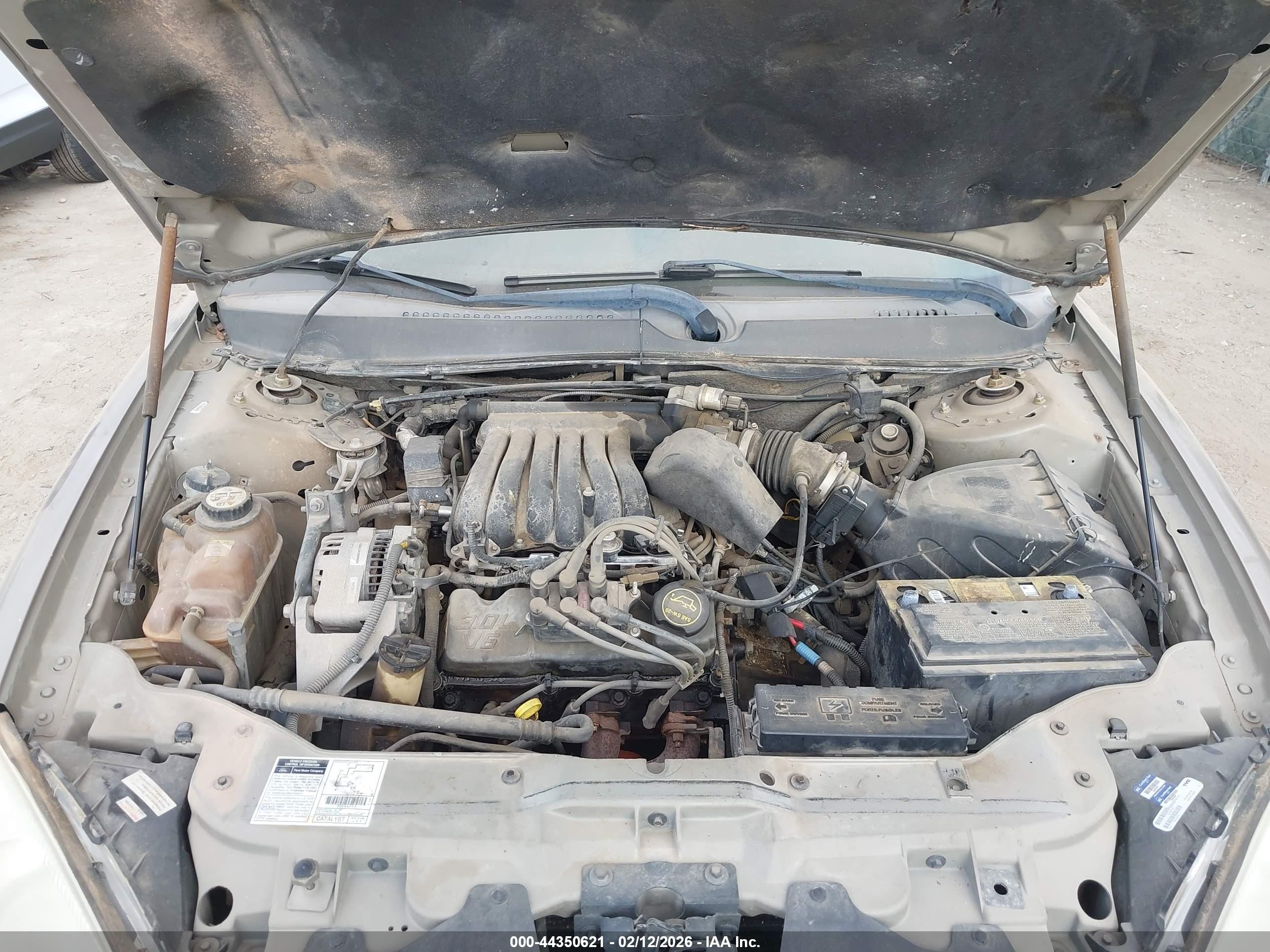 FORD TAURUS image 10