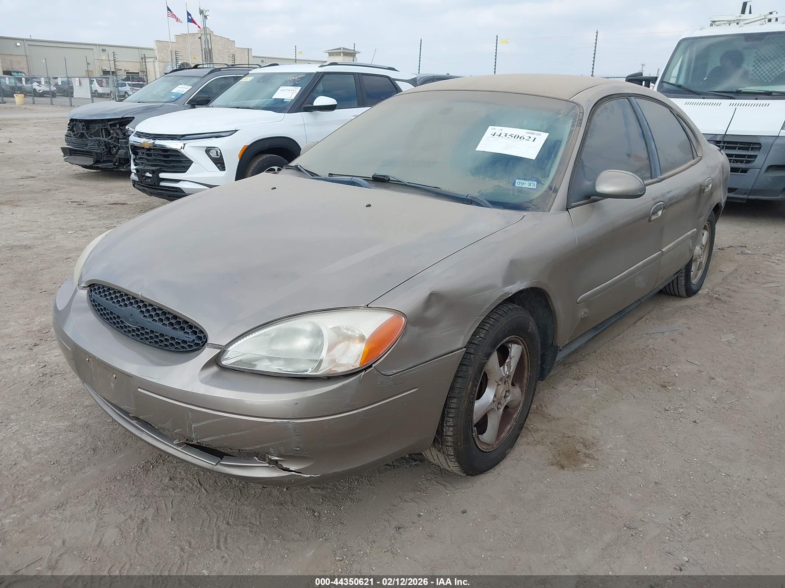 FORD TAURUS image 2