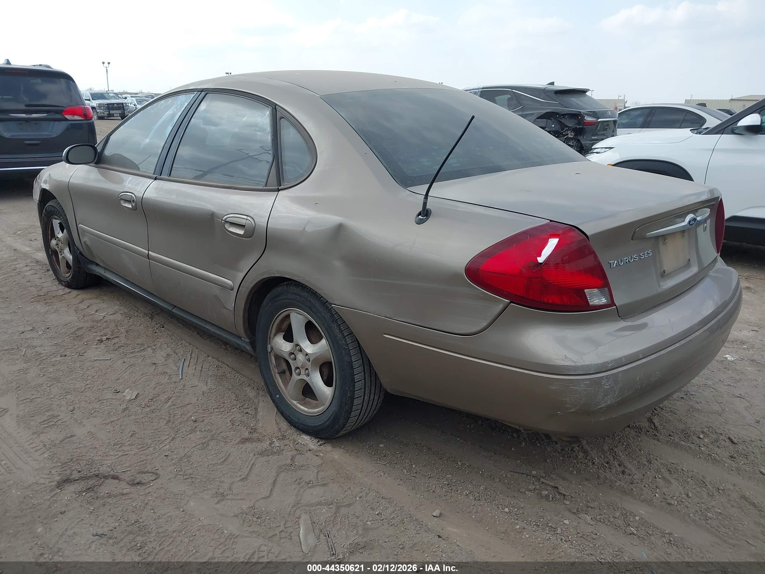 FORD TAURUS image 3