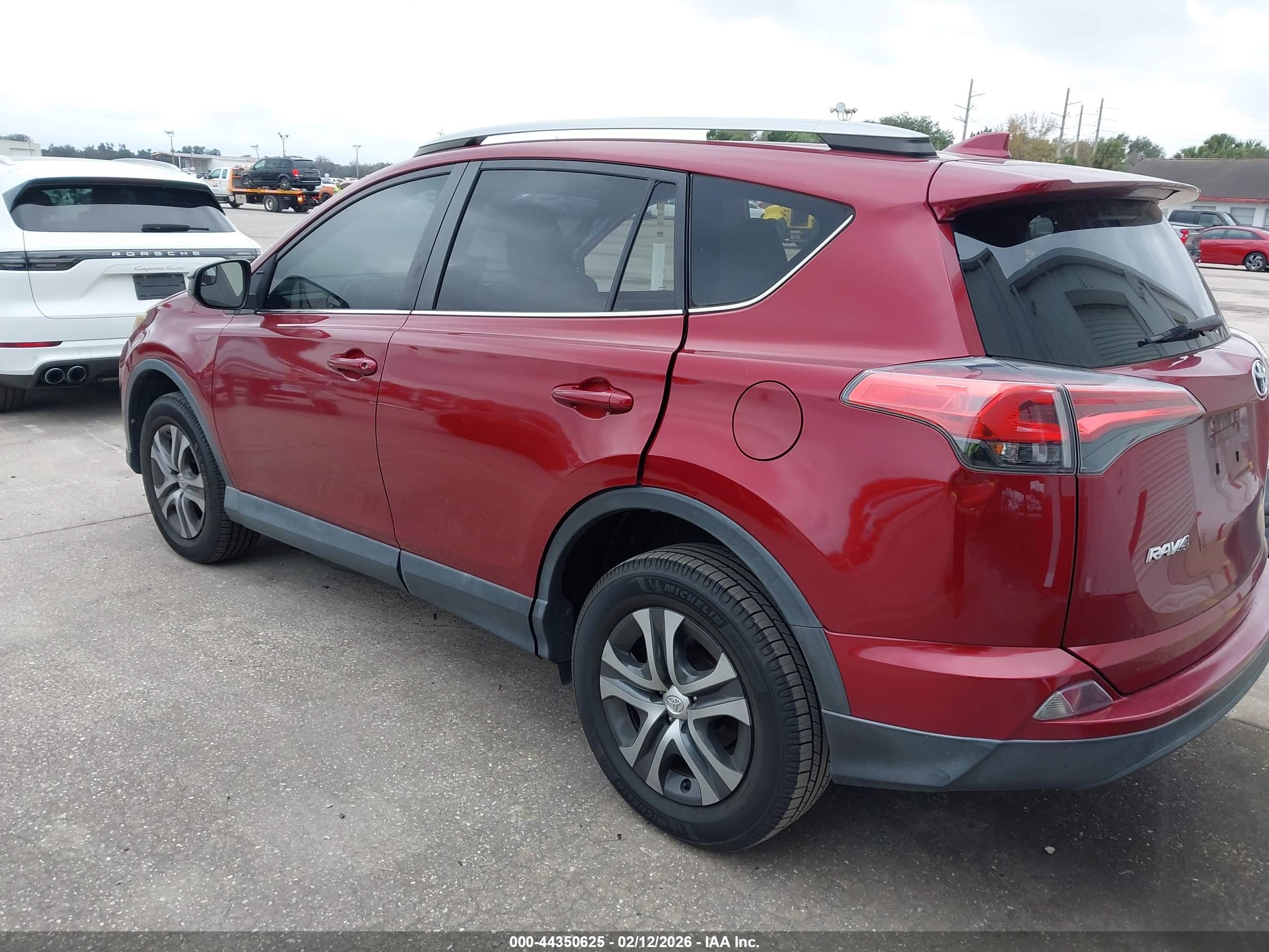 TOYOTA RAV4 image 3