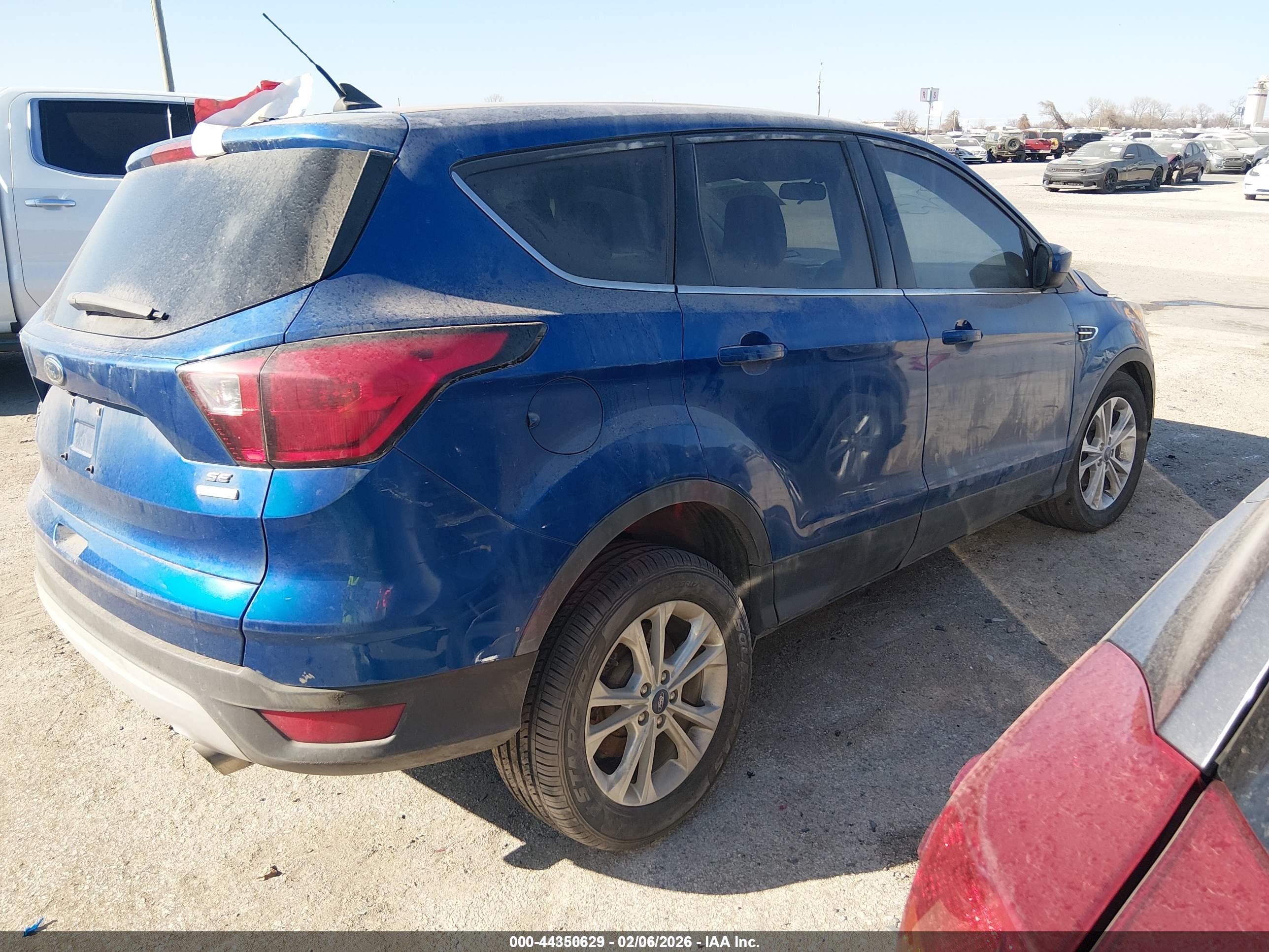 FORD ESCAPE image 4