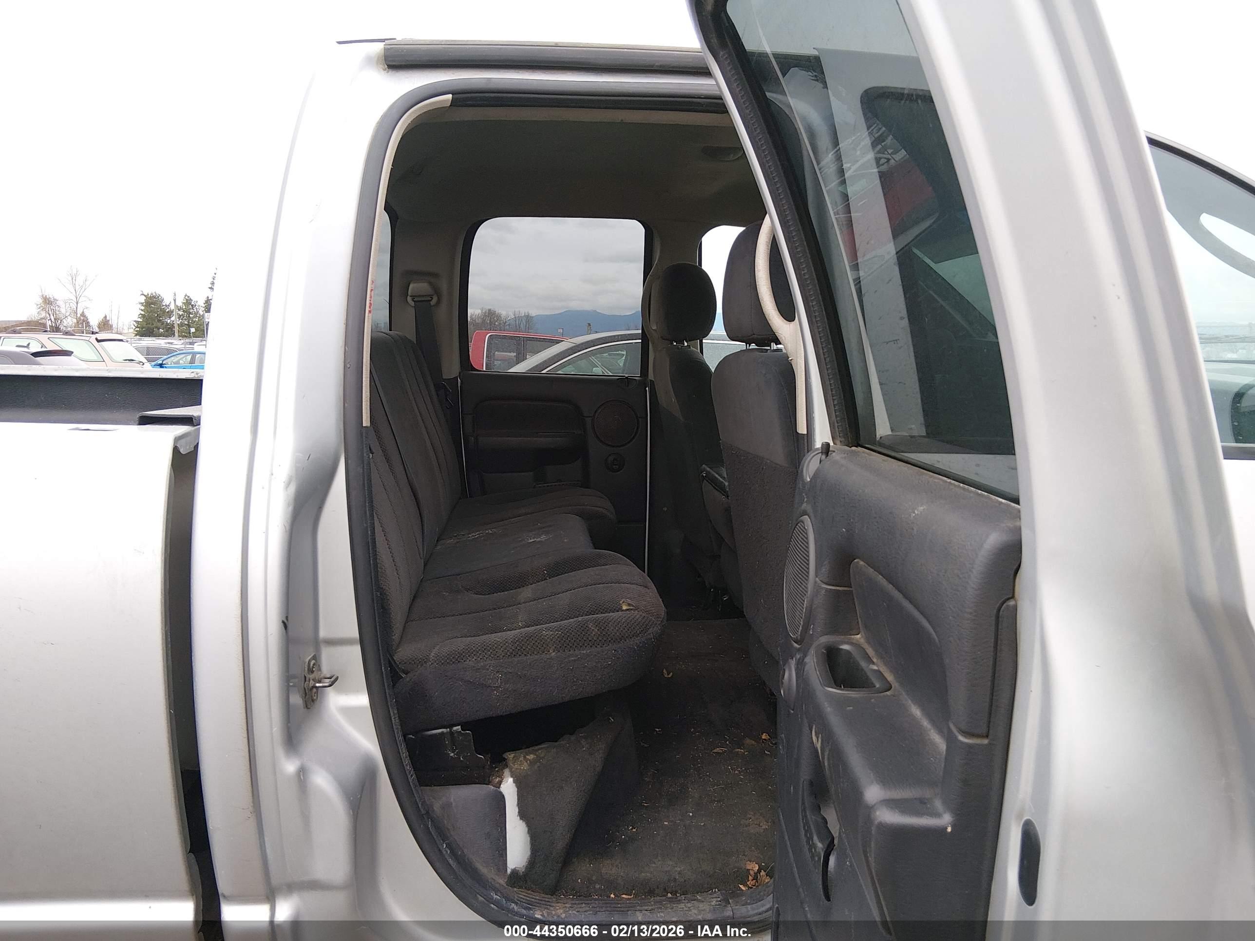 DODGE RAM image 8