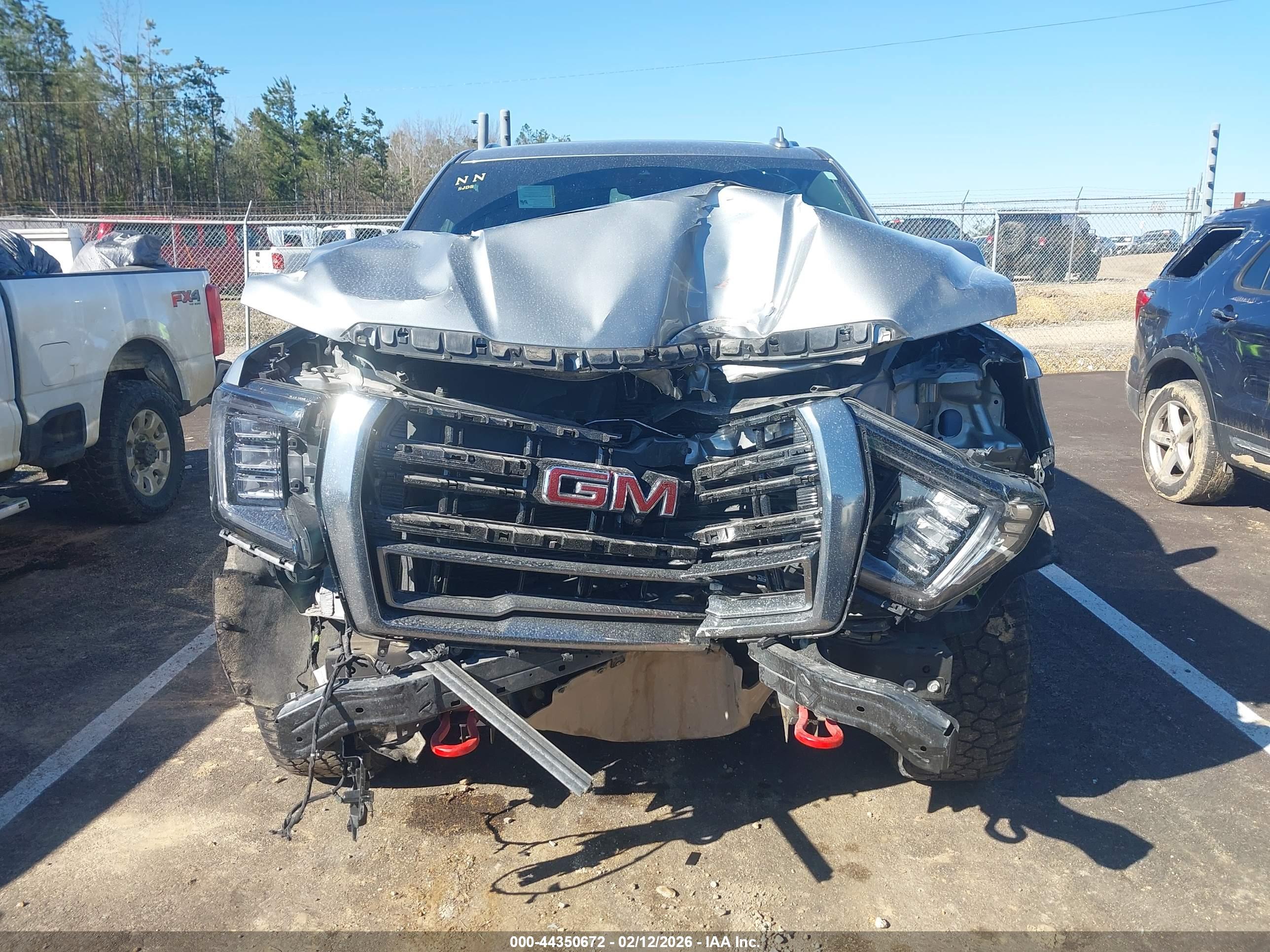 GMC YUKON image 6