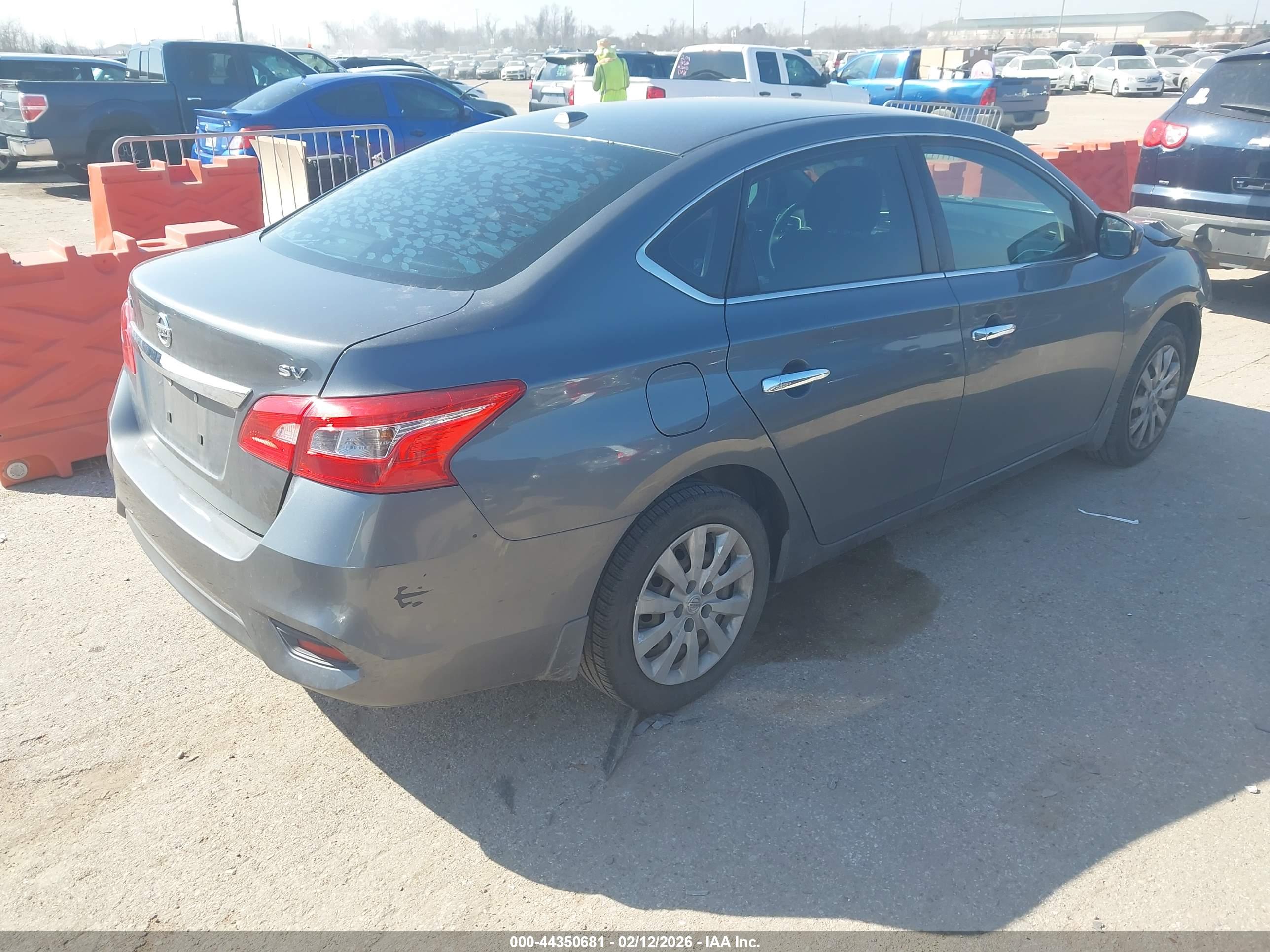 NISSAN SENTRA image 4