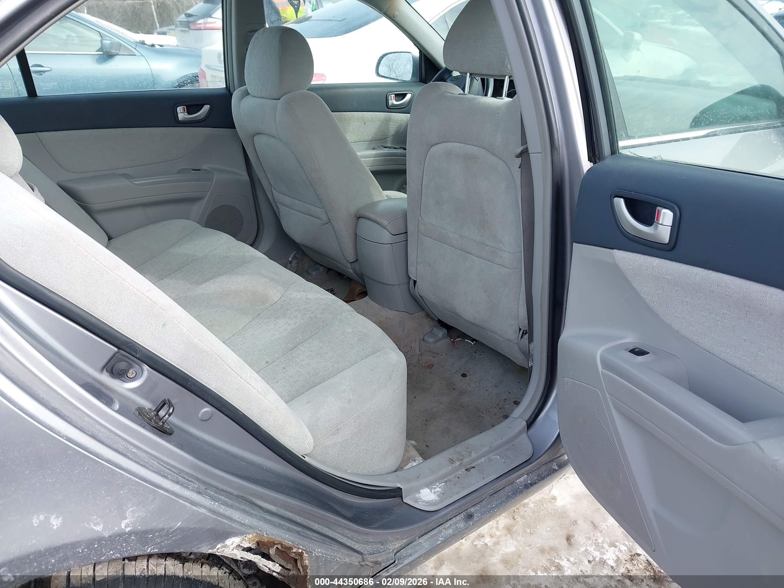 HYUNDAI SONATA image 8