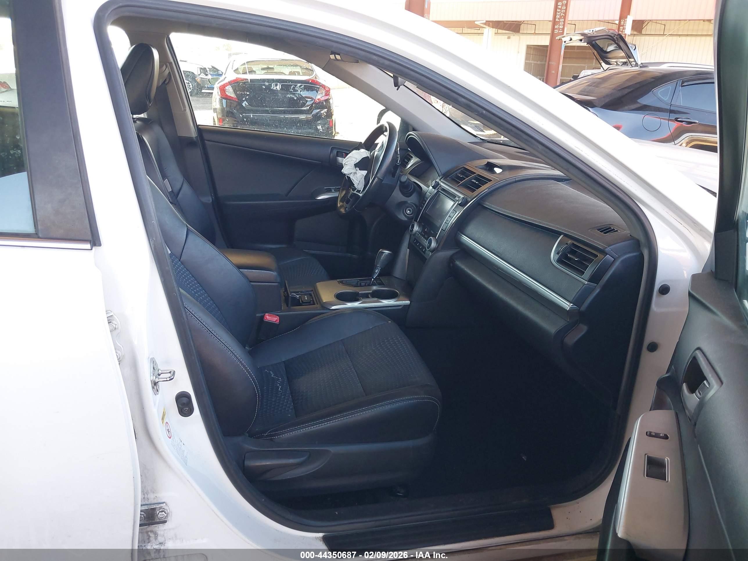 TOYOTA CAMRY image 5