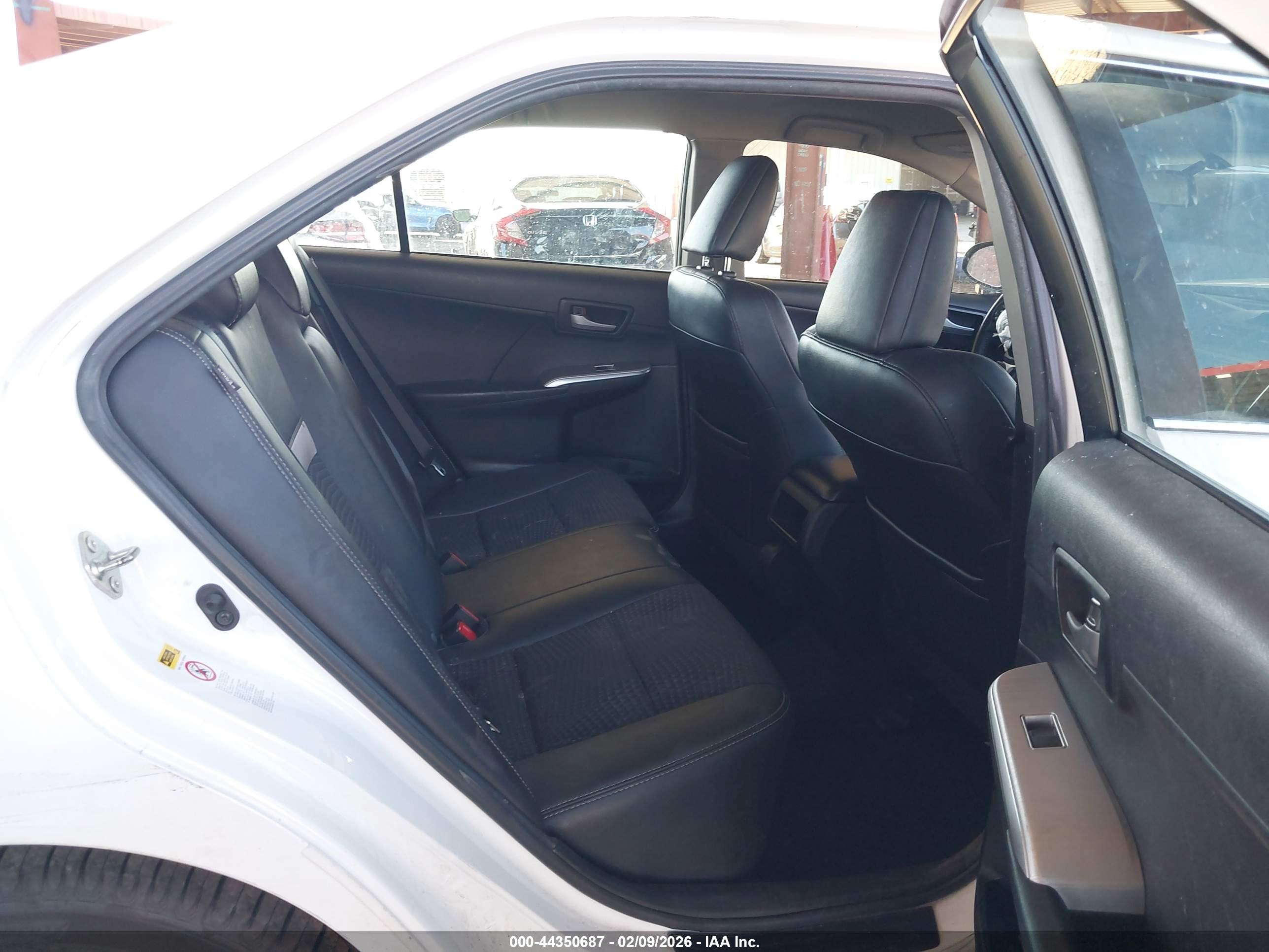 TOYOTA CAMRY image 8