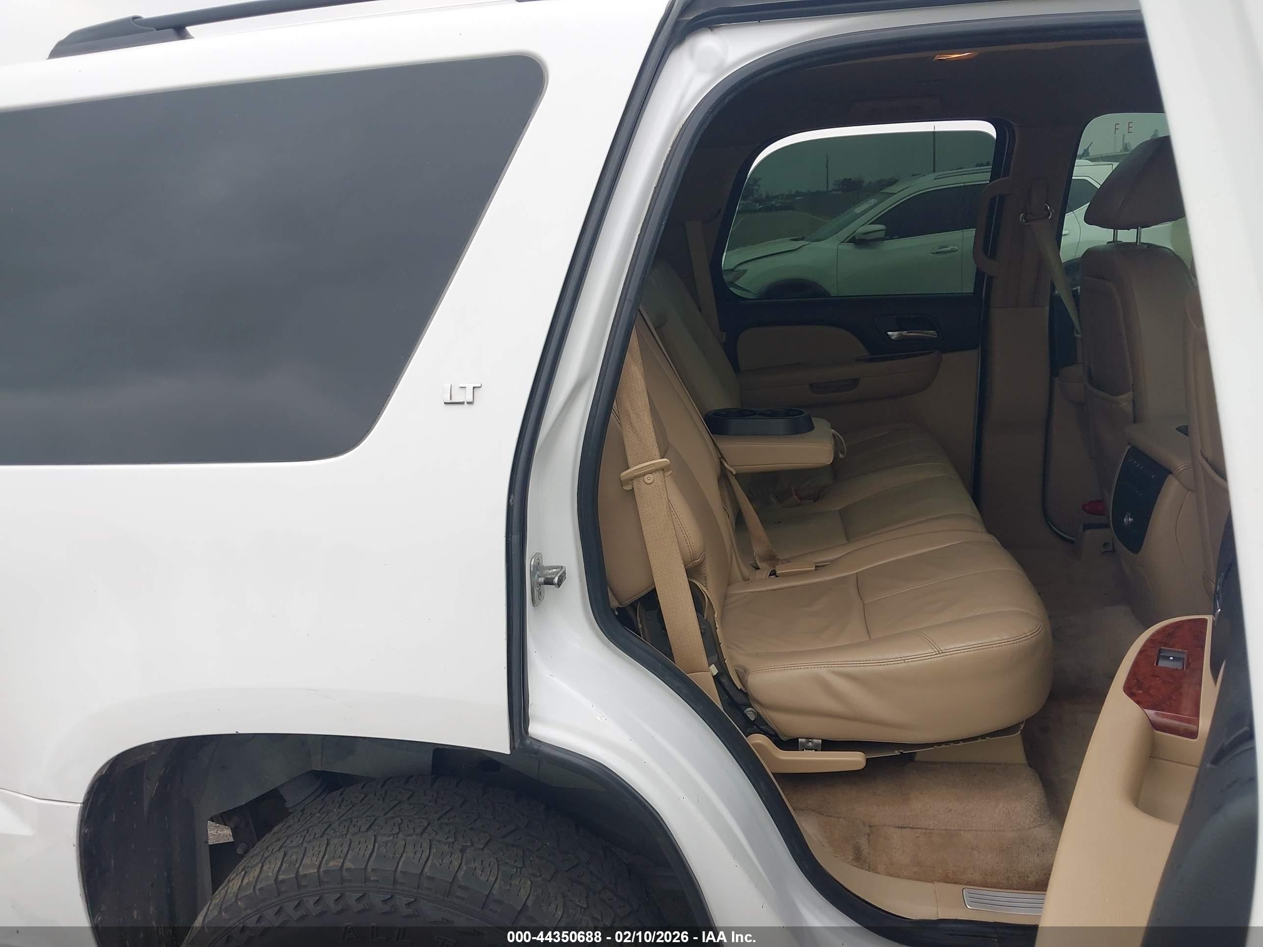 CHEVROLET TAHOE image 8