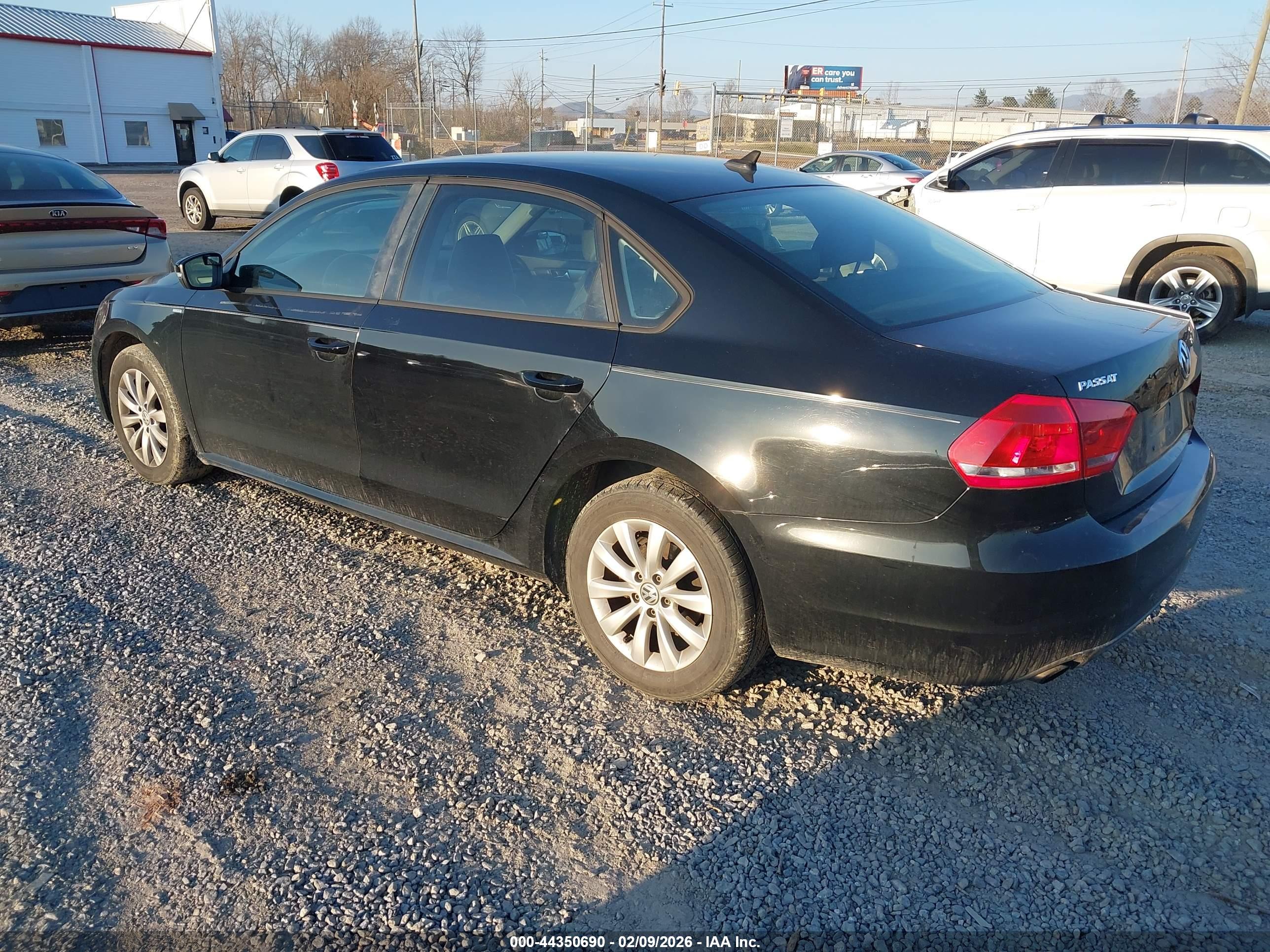 VOLKSWAGEN PASSAT image 3