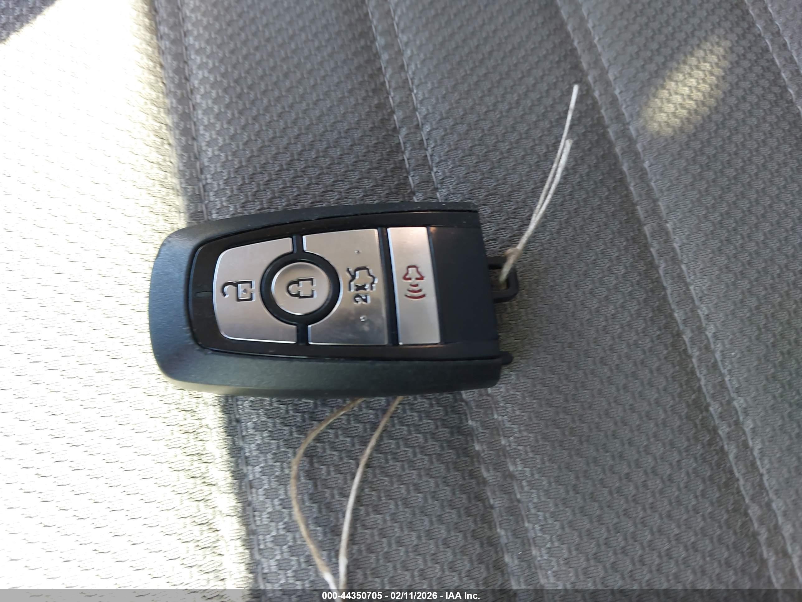 FORD FUSION image 11