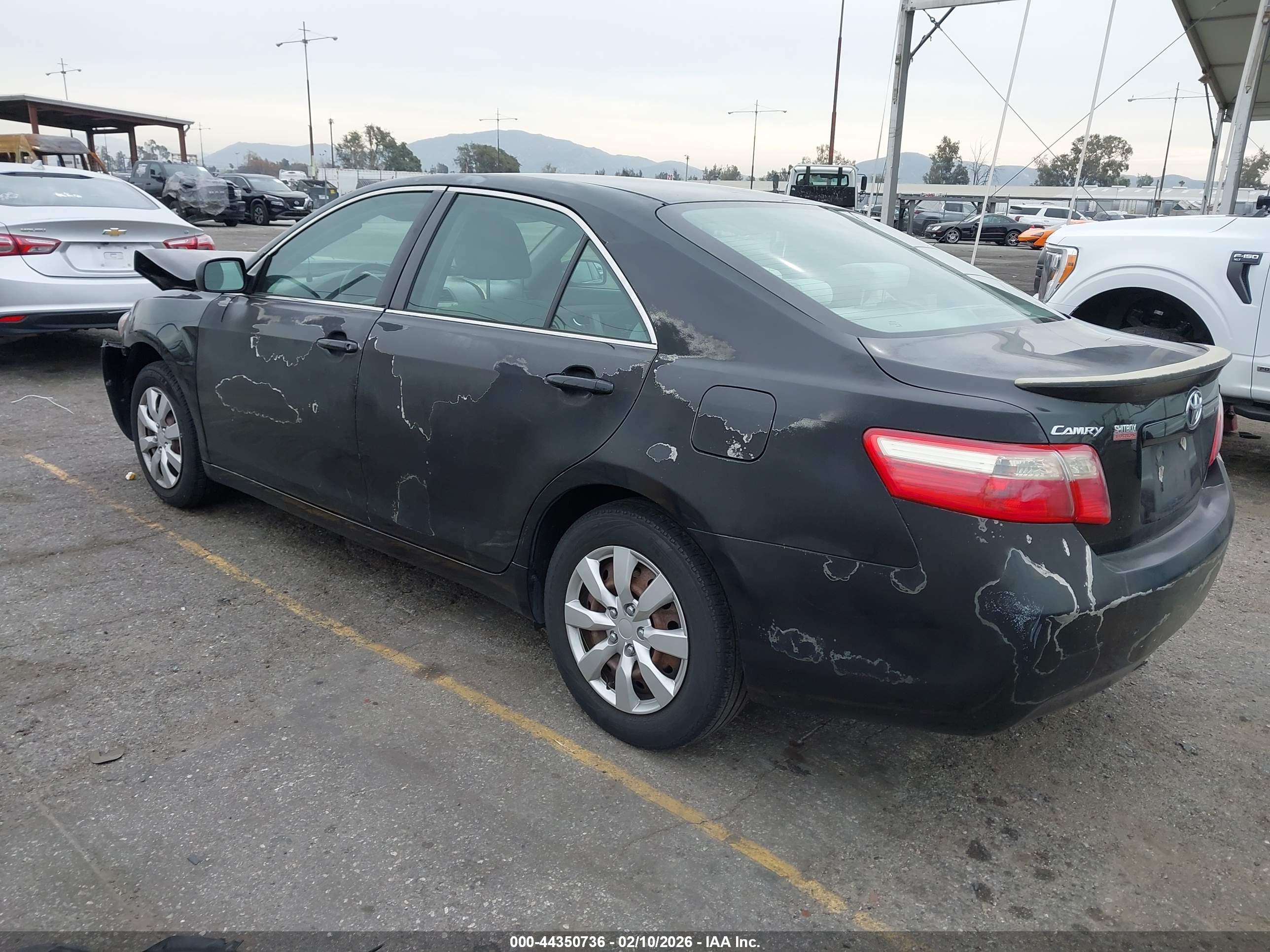 TOYOTA CAMRY image 3