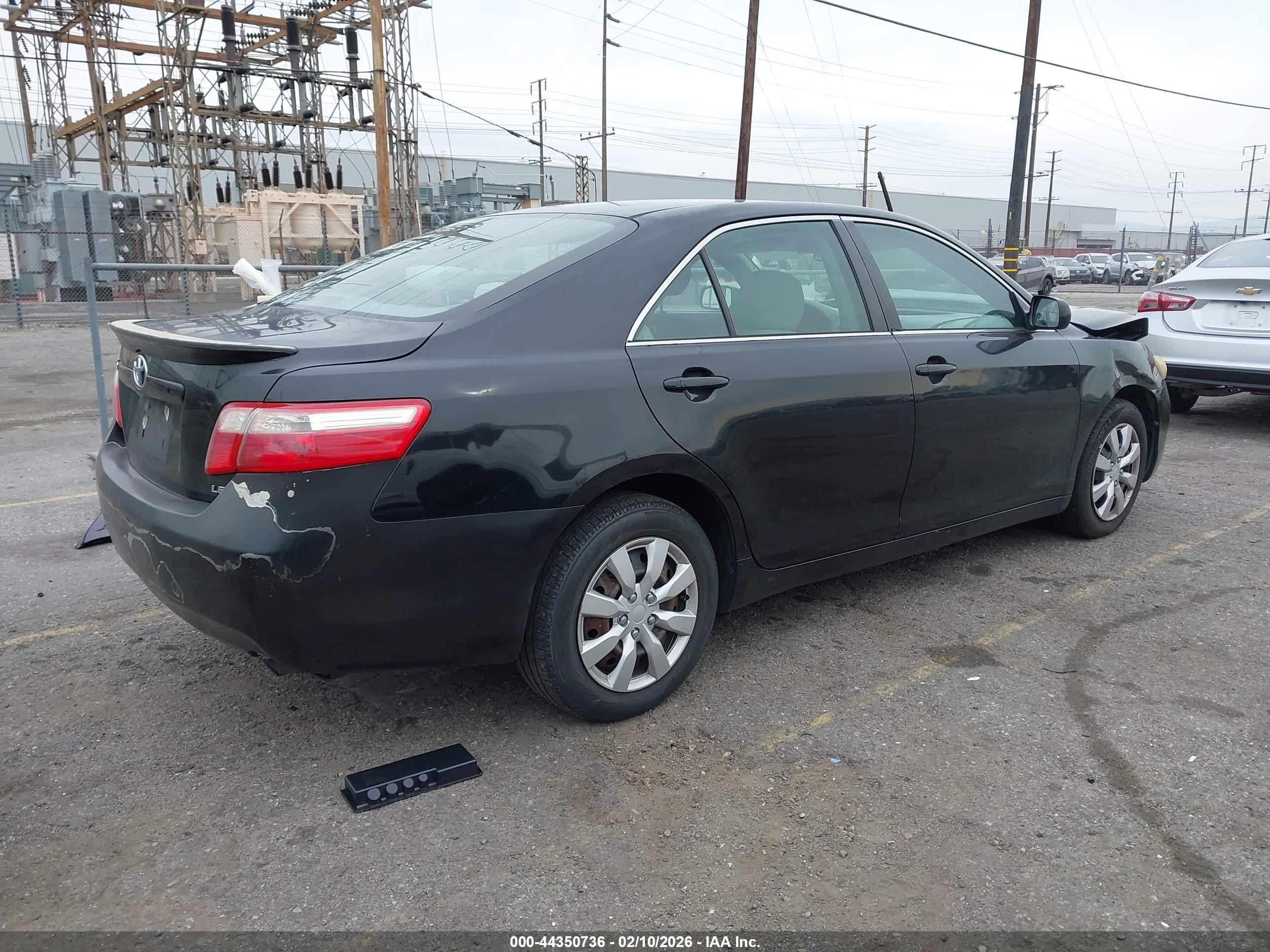 TOYOTA CAMRY image 4