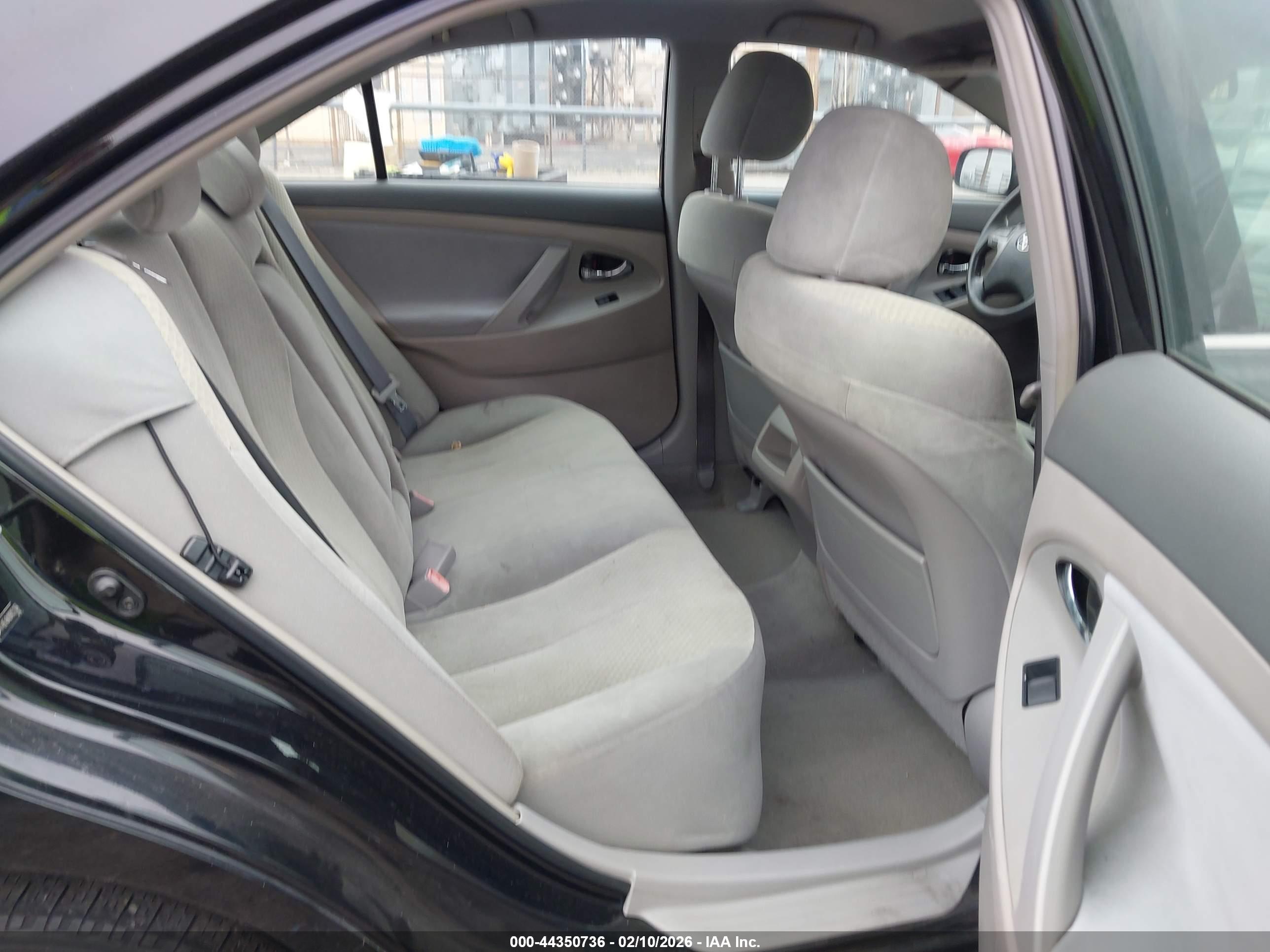 TOYOTA CAMRY image 8
