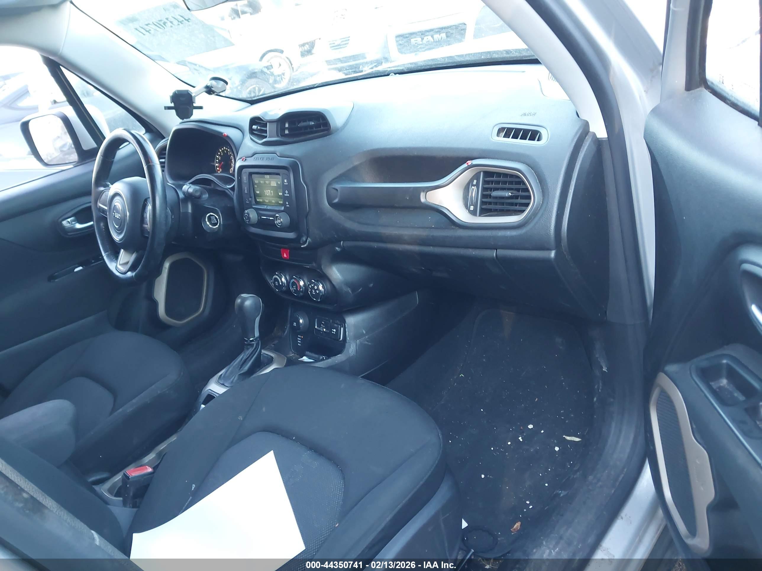 JEEP RENEGADE image 5