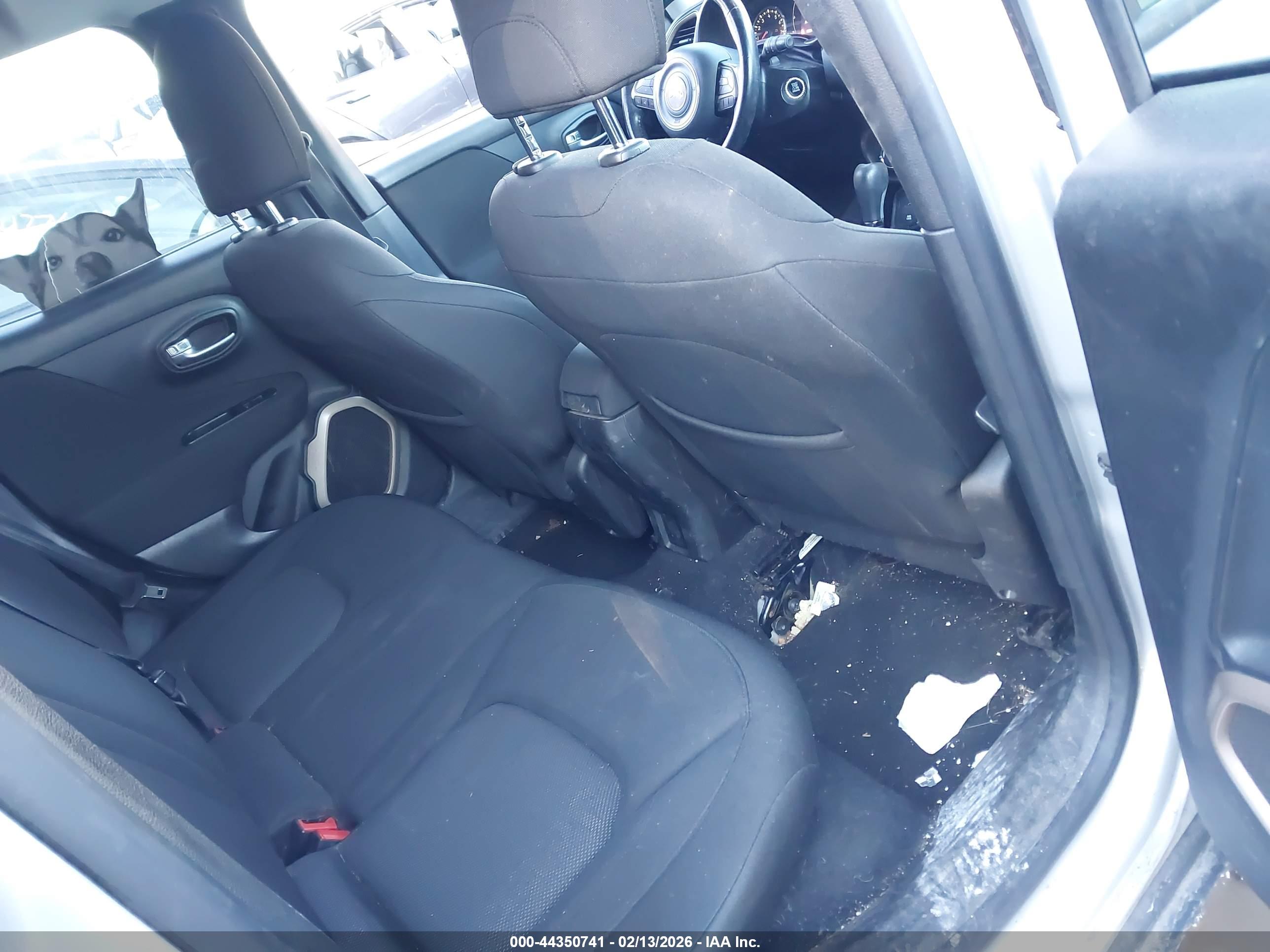 JEEP RENEGADE image 8