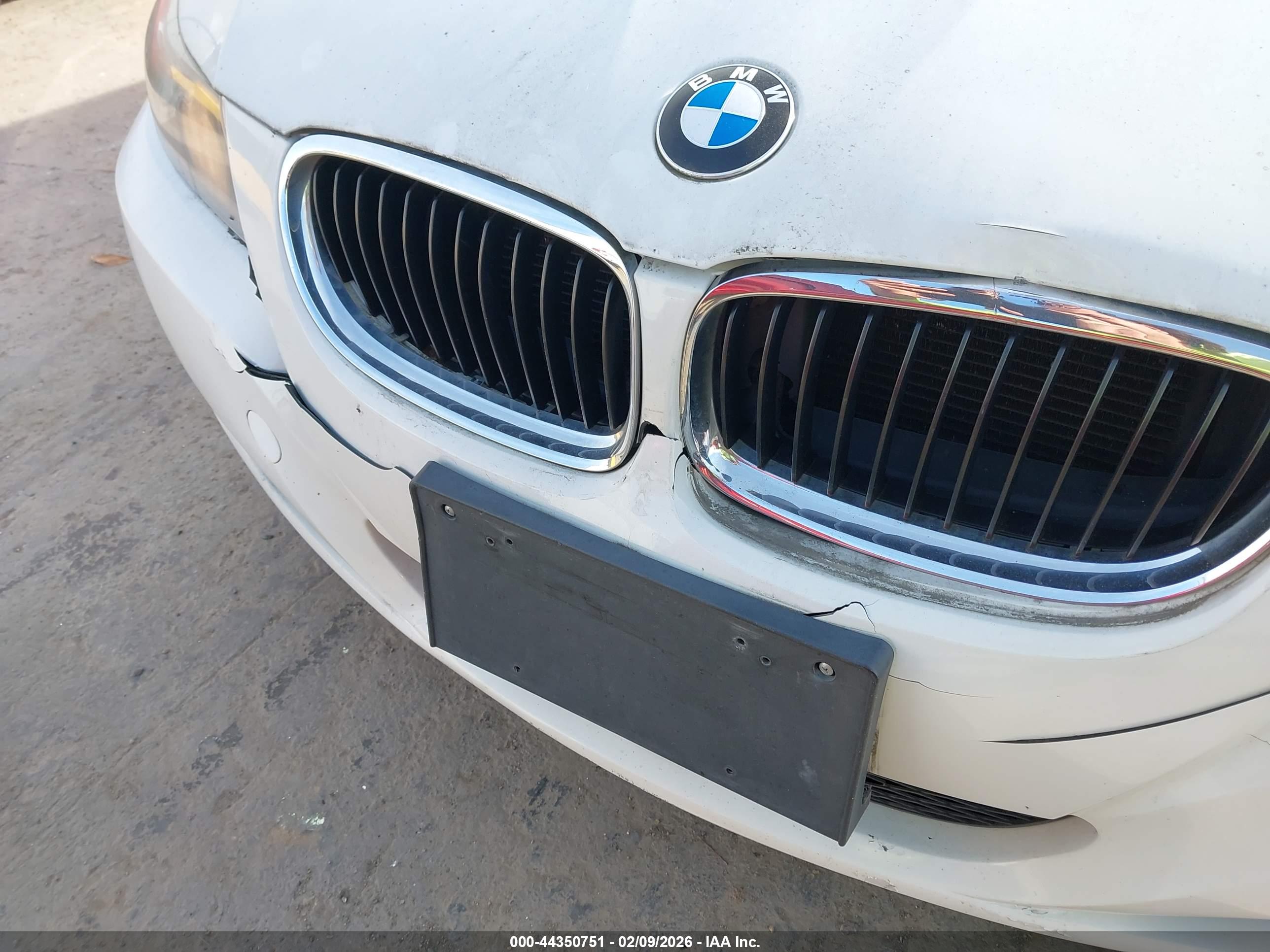 BMW 328I image 6