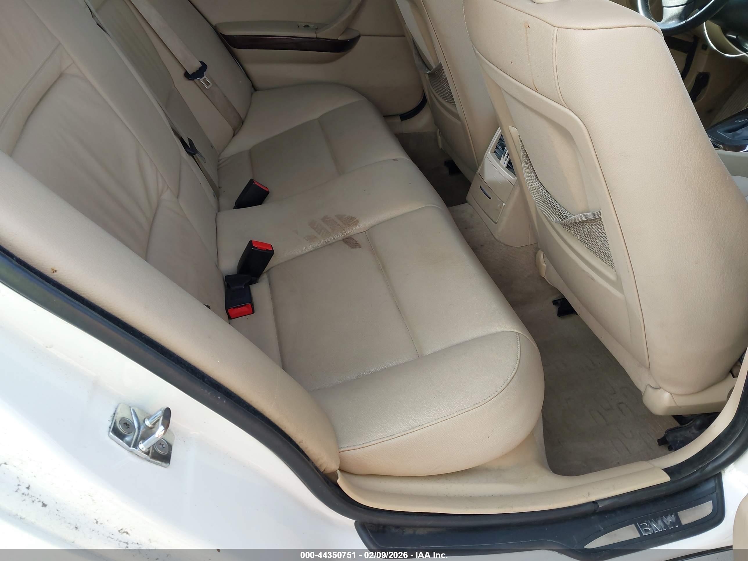 BMW 328I image 8
