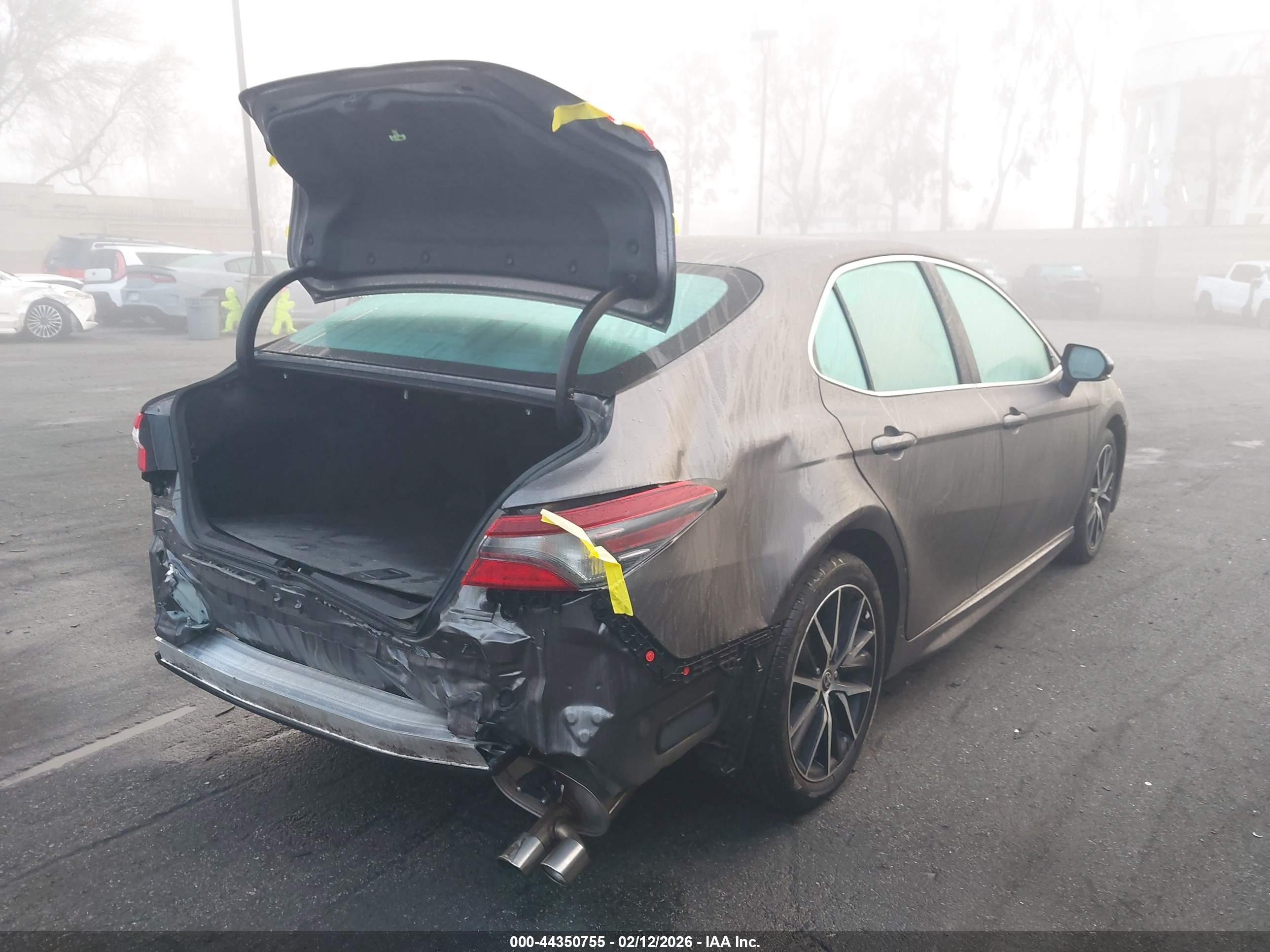 TOYOTA CAMRY image 4