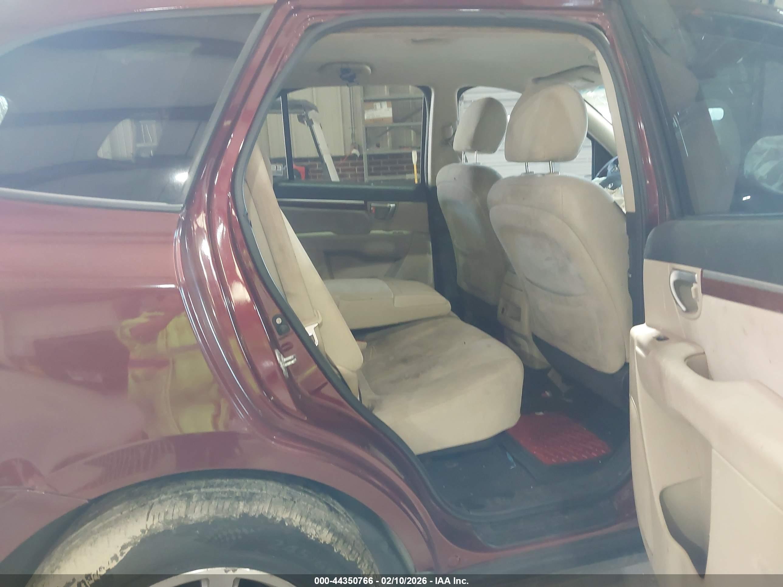 HYUNDAI SANTA image 8