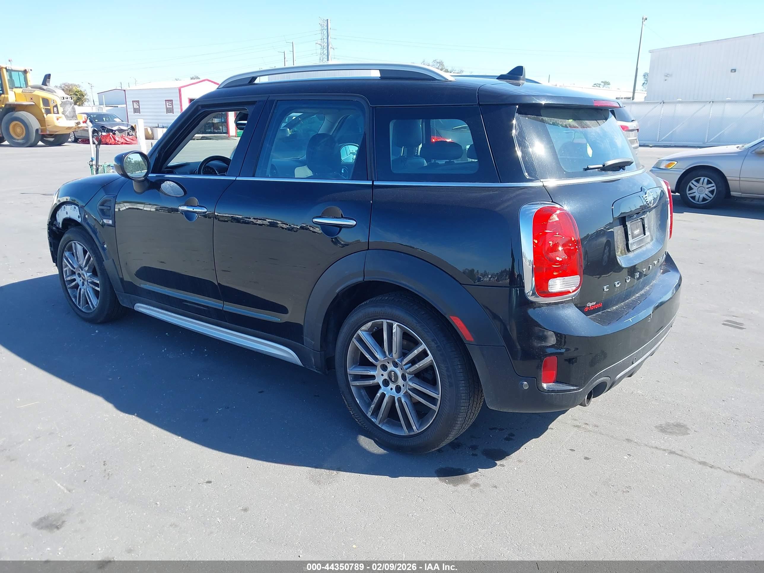 MINI COUNTRYMAN image 3