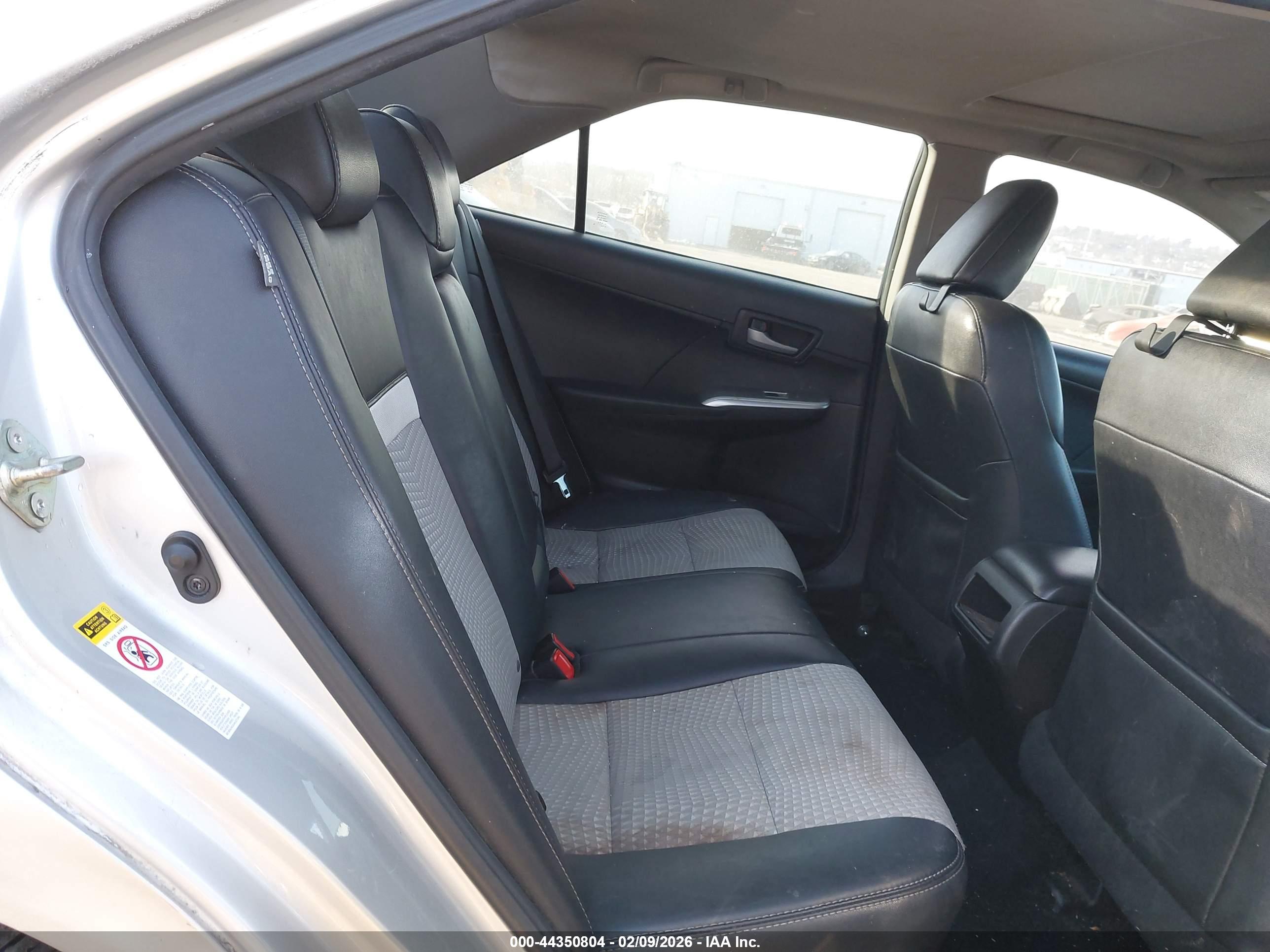 TOYOTA CAMRY image 8
