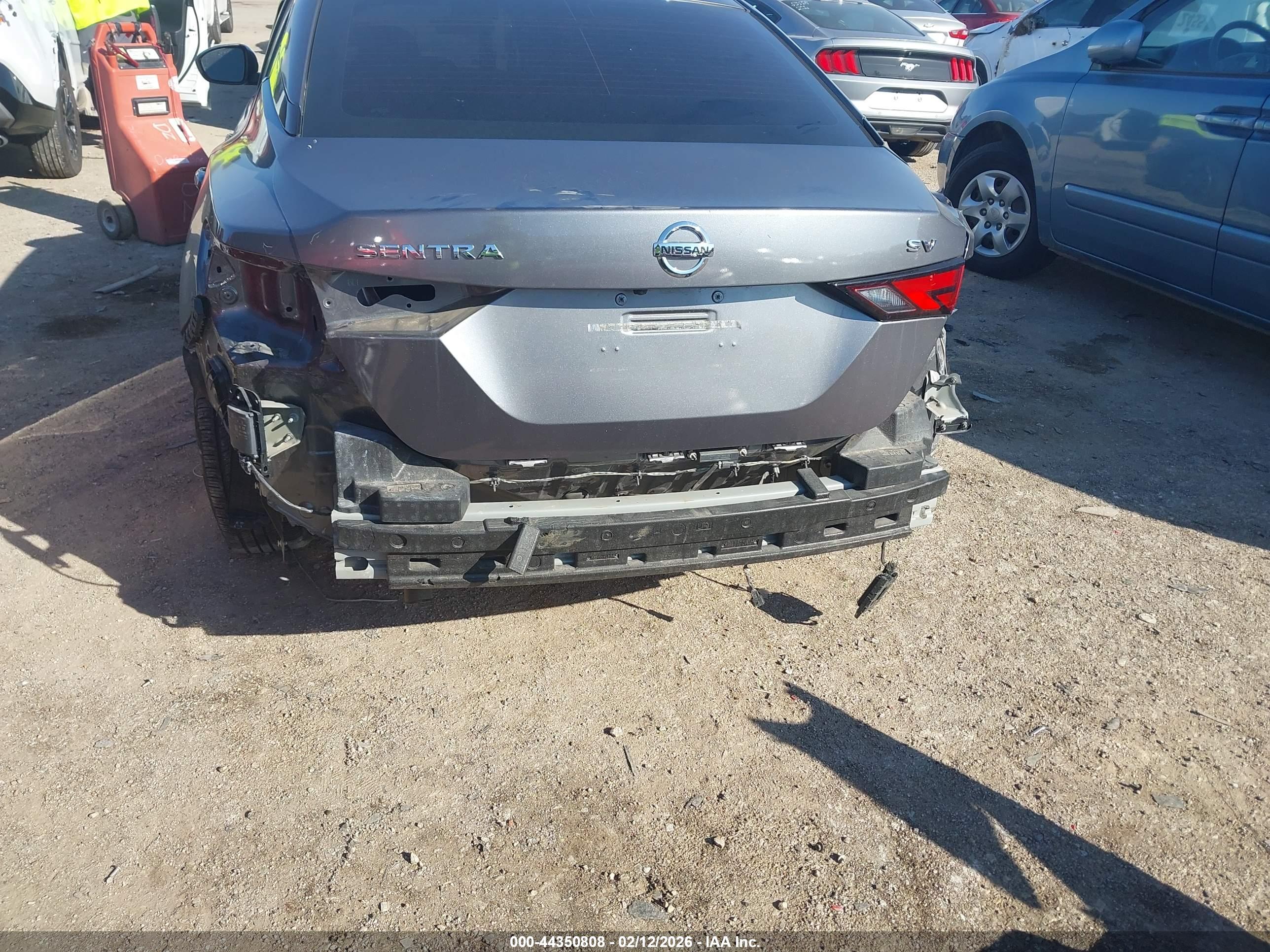 NISSAN SENTRA image 6