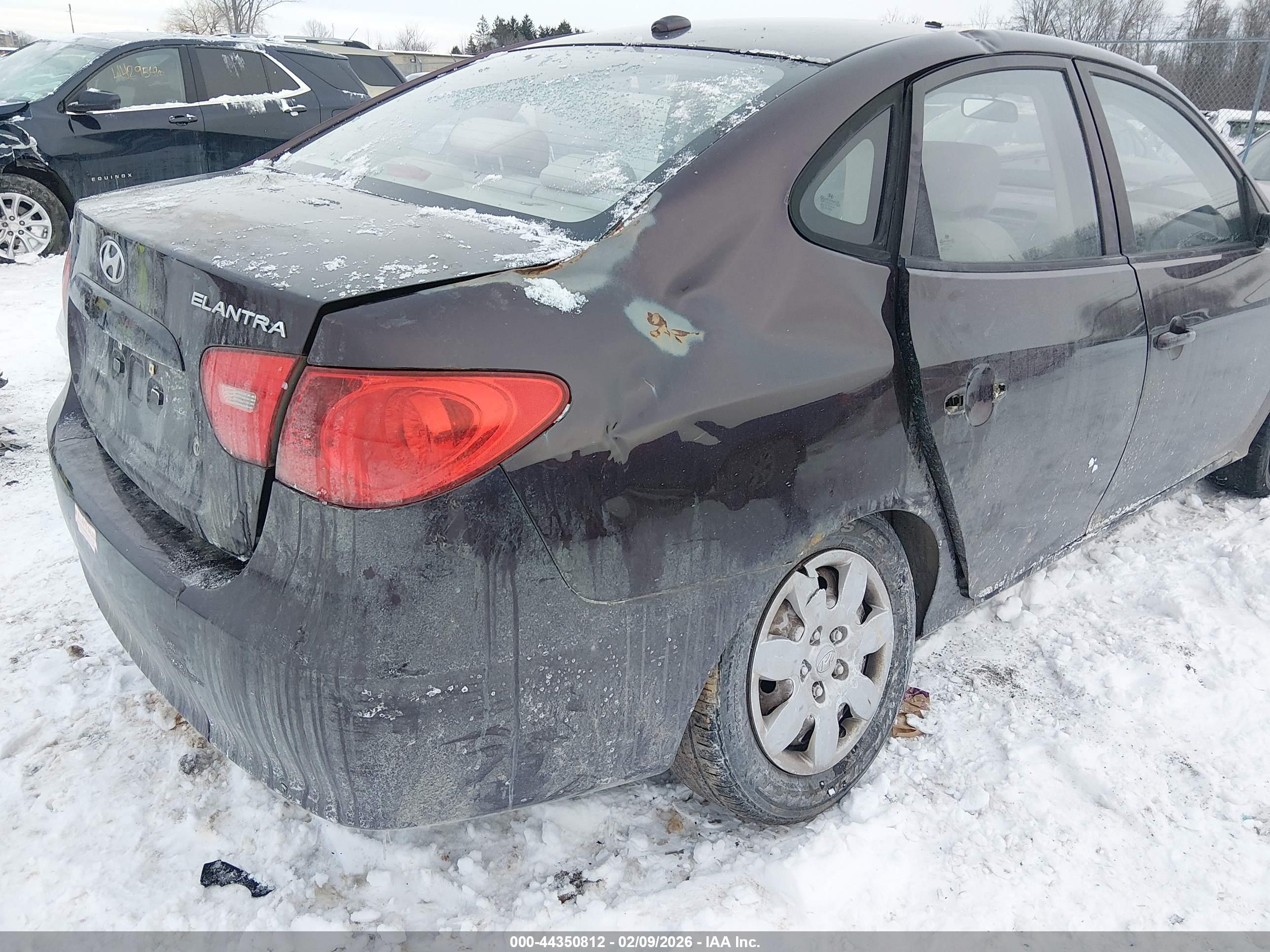 HYUNDAI ELANTRA image 4