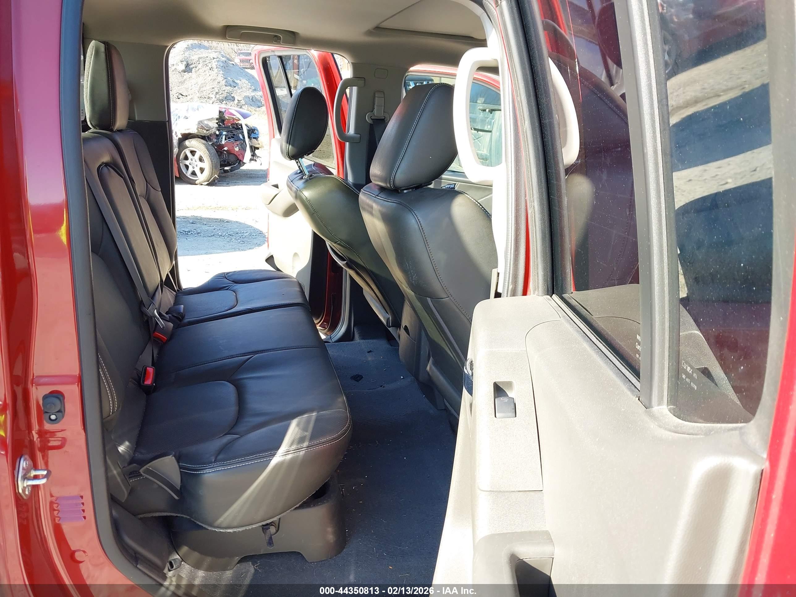 NISSAN FRONTIER image 8