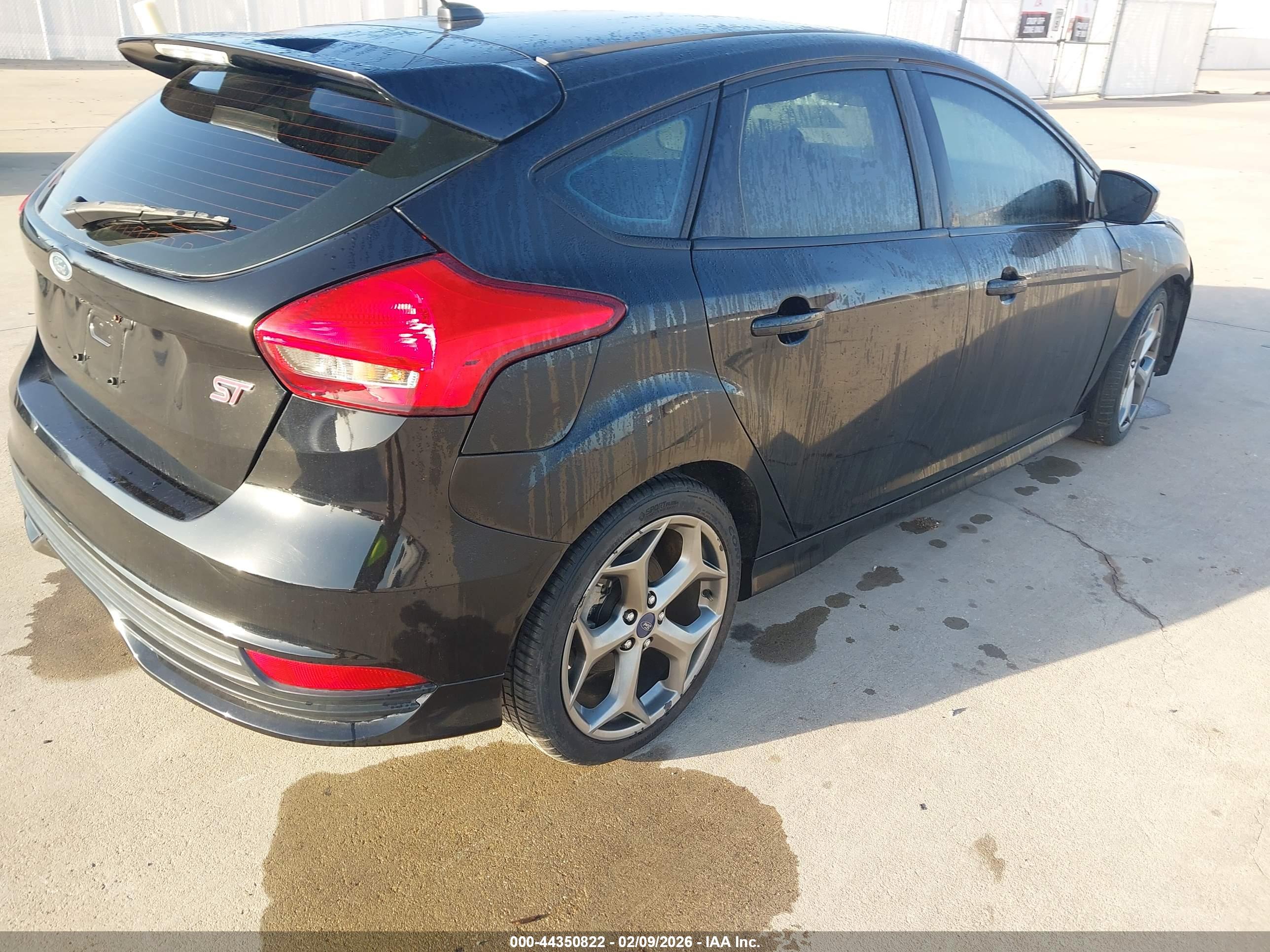FORD FOCUS image 4