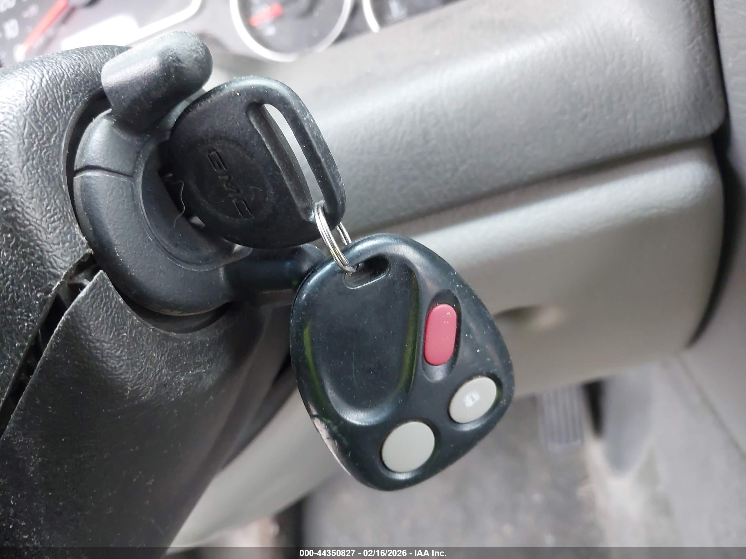 GMC ENVOY image 11