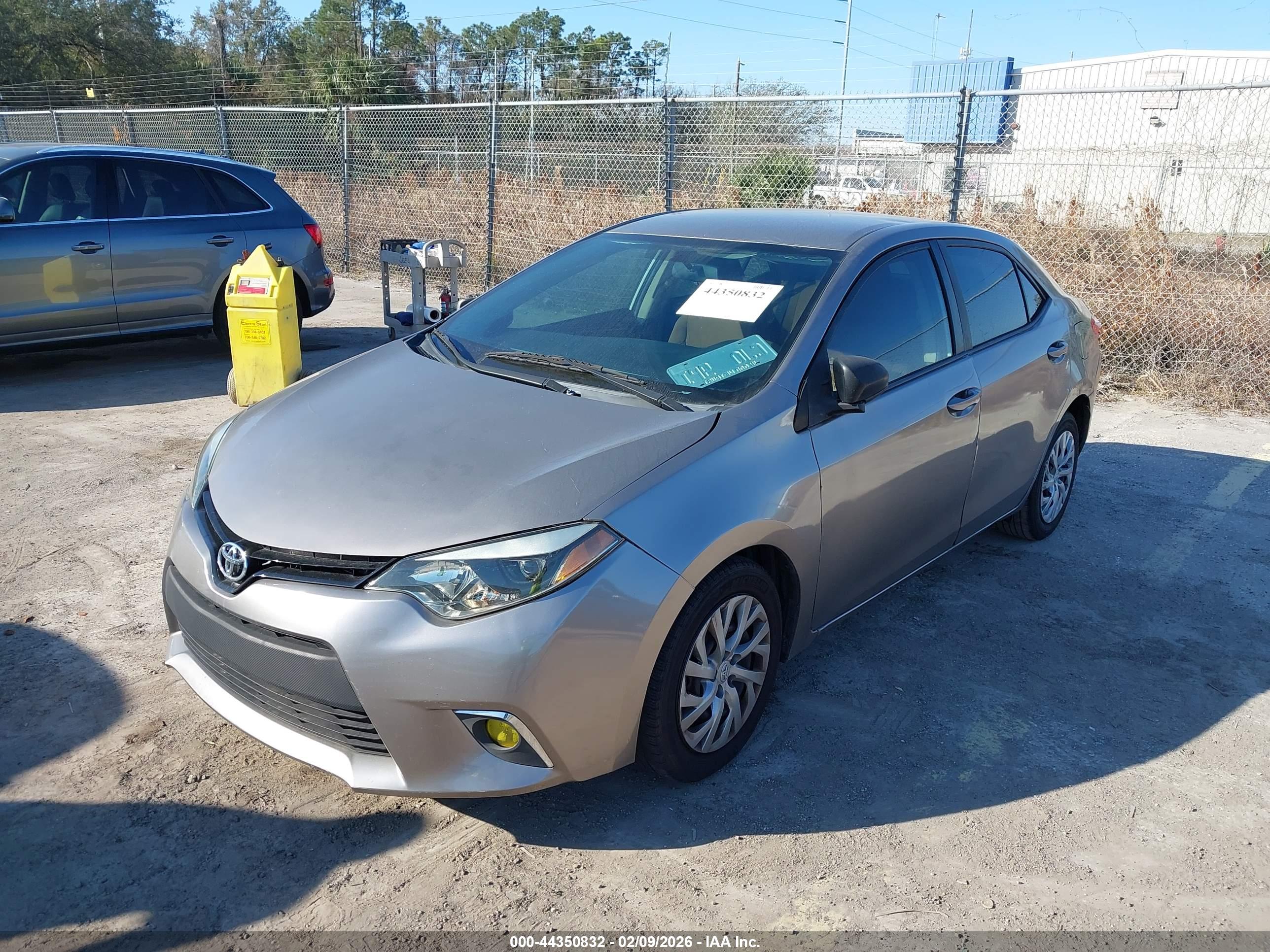 TOYOTA COROLLA image 2