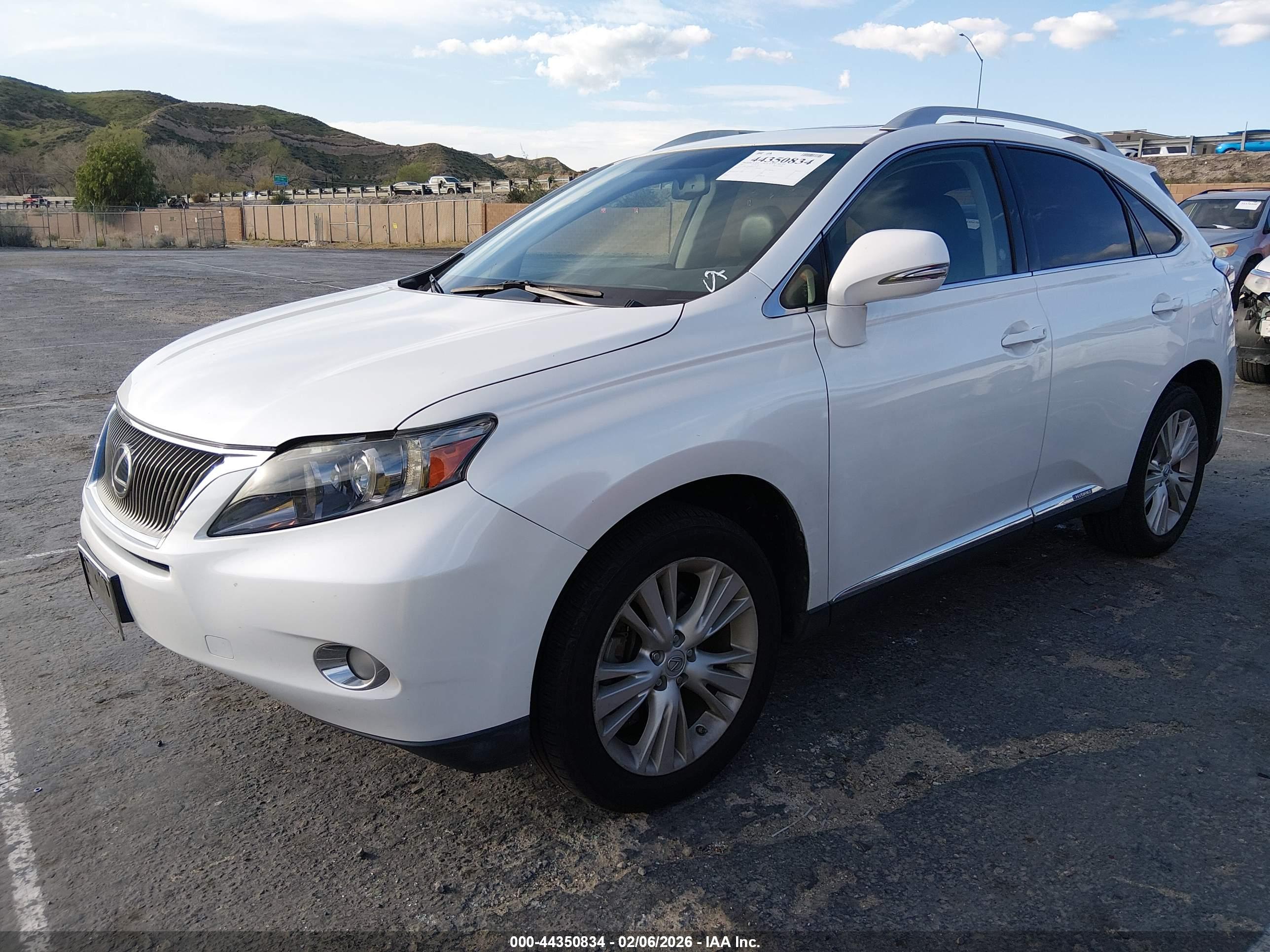 LEXUS RX image 2