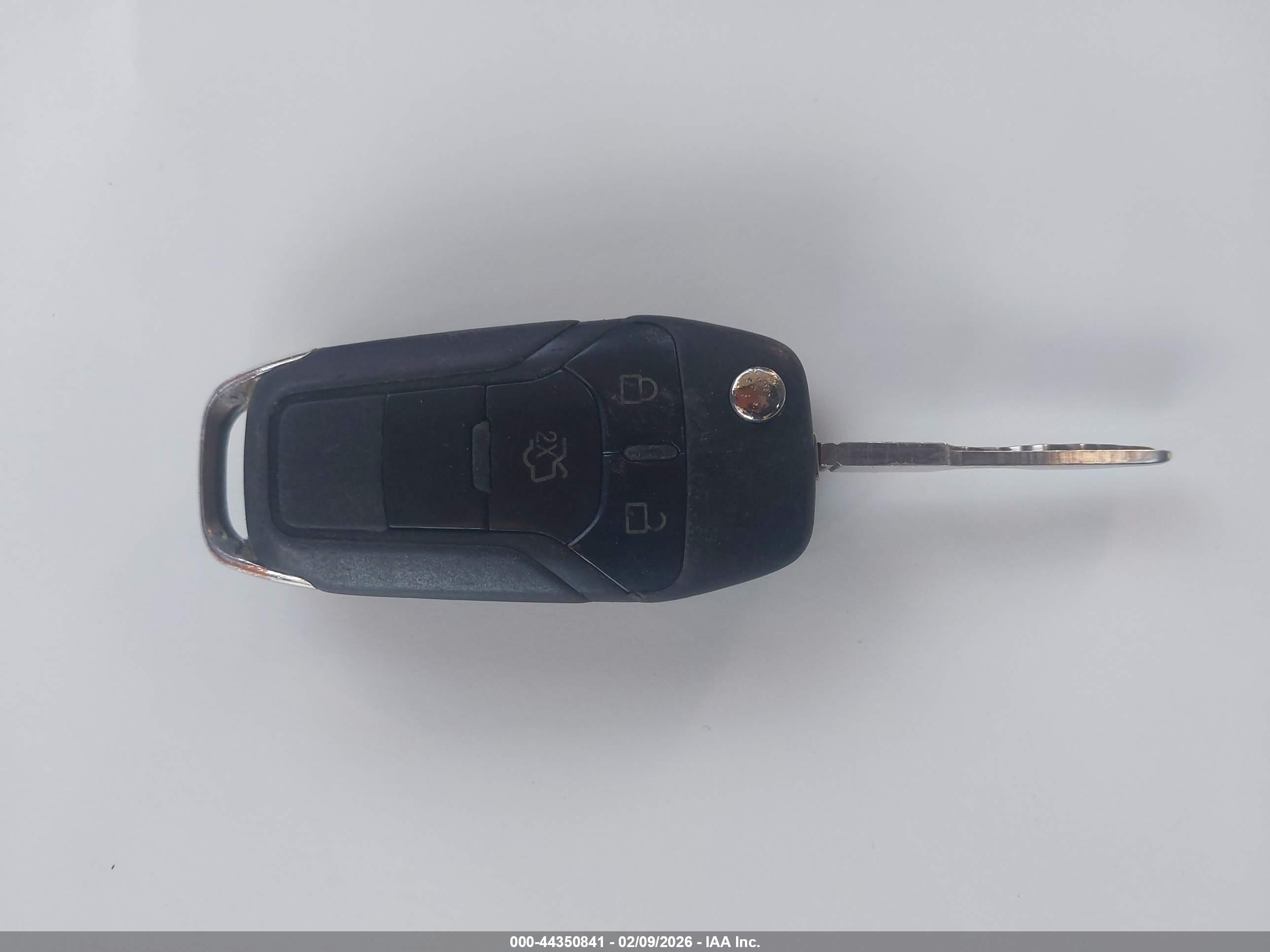 FORD FUSION image 11